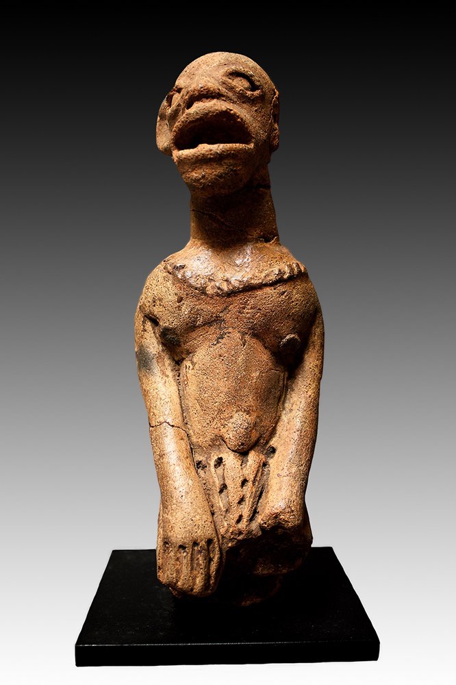 Koma terra-cotta figures excaved in burial mounds.  www.gallerytribalart.com