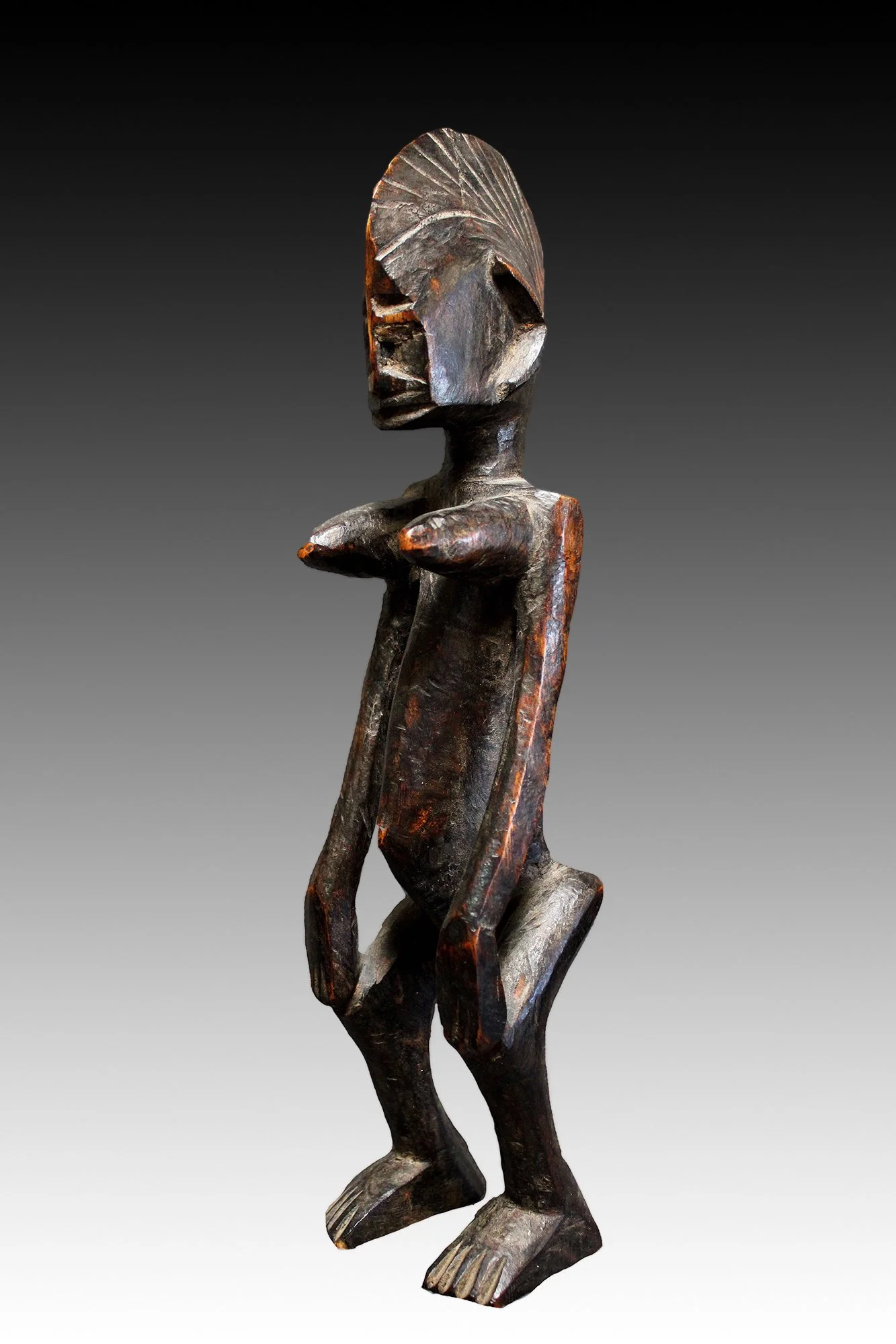 Bamana Jo figure represents a young girl.  www.gallerytribalart.com