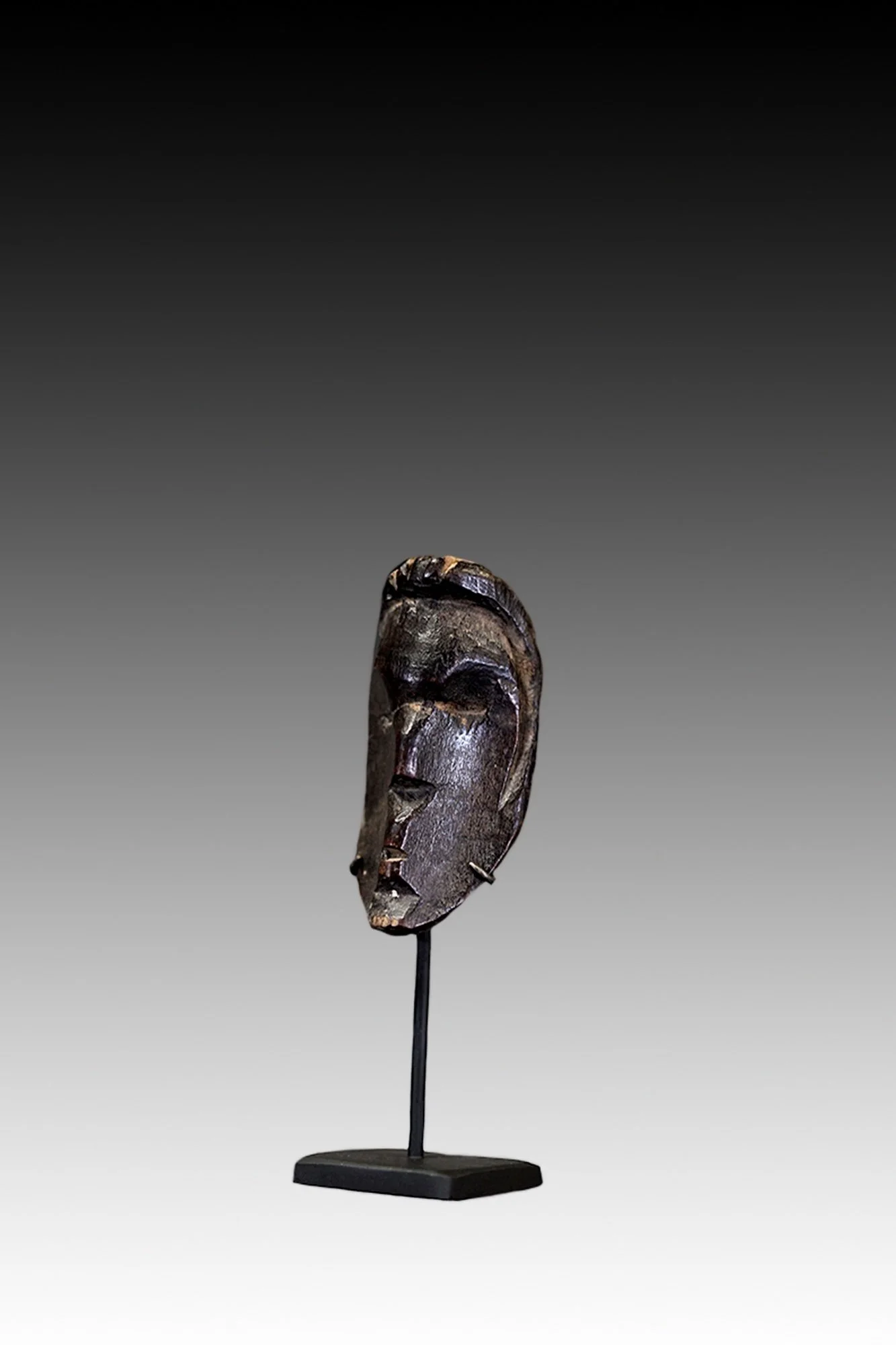 Dan passport mask, Ivory Coast.  www.gallerytribalart.com