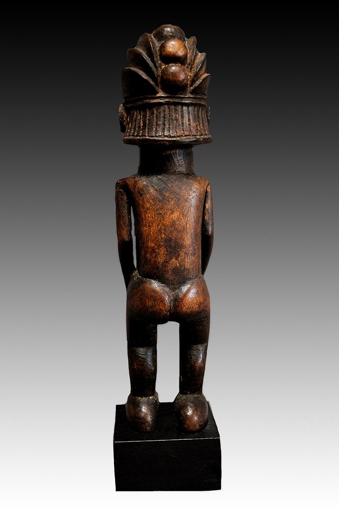 Luba female figure with stylized headgear.  www.gallerytribalart.com