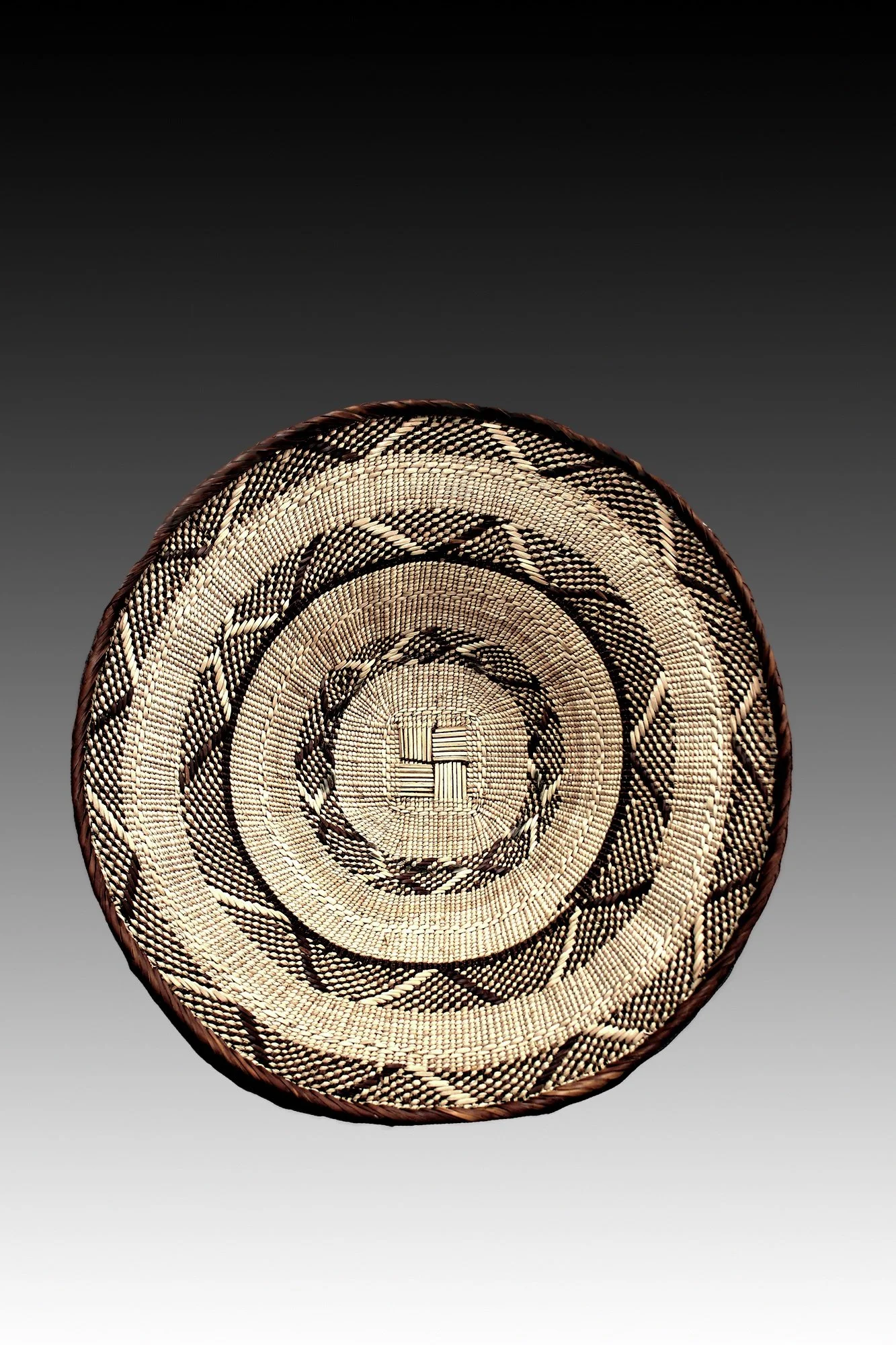 Fine Tonga Binga basket, Zimbabwe