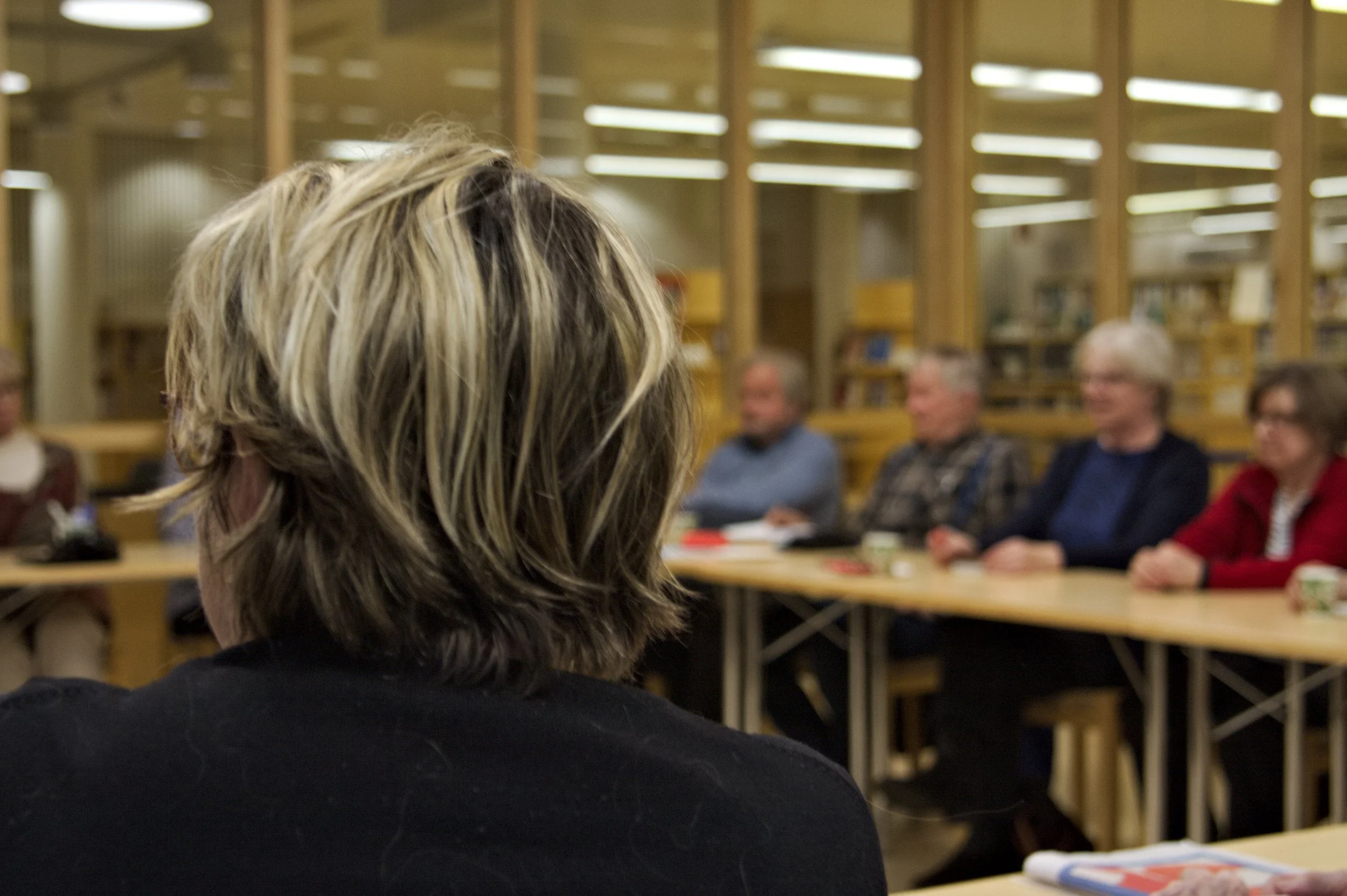 Imatralla on käyty kovaa filosofista kädenvääntöä jo vuosien ajan – Filosofiakahvila Virtapiiri on pisin yhtäjaksoisesti Imatran pääkirjastolla järjestetty ohjelma