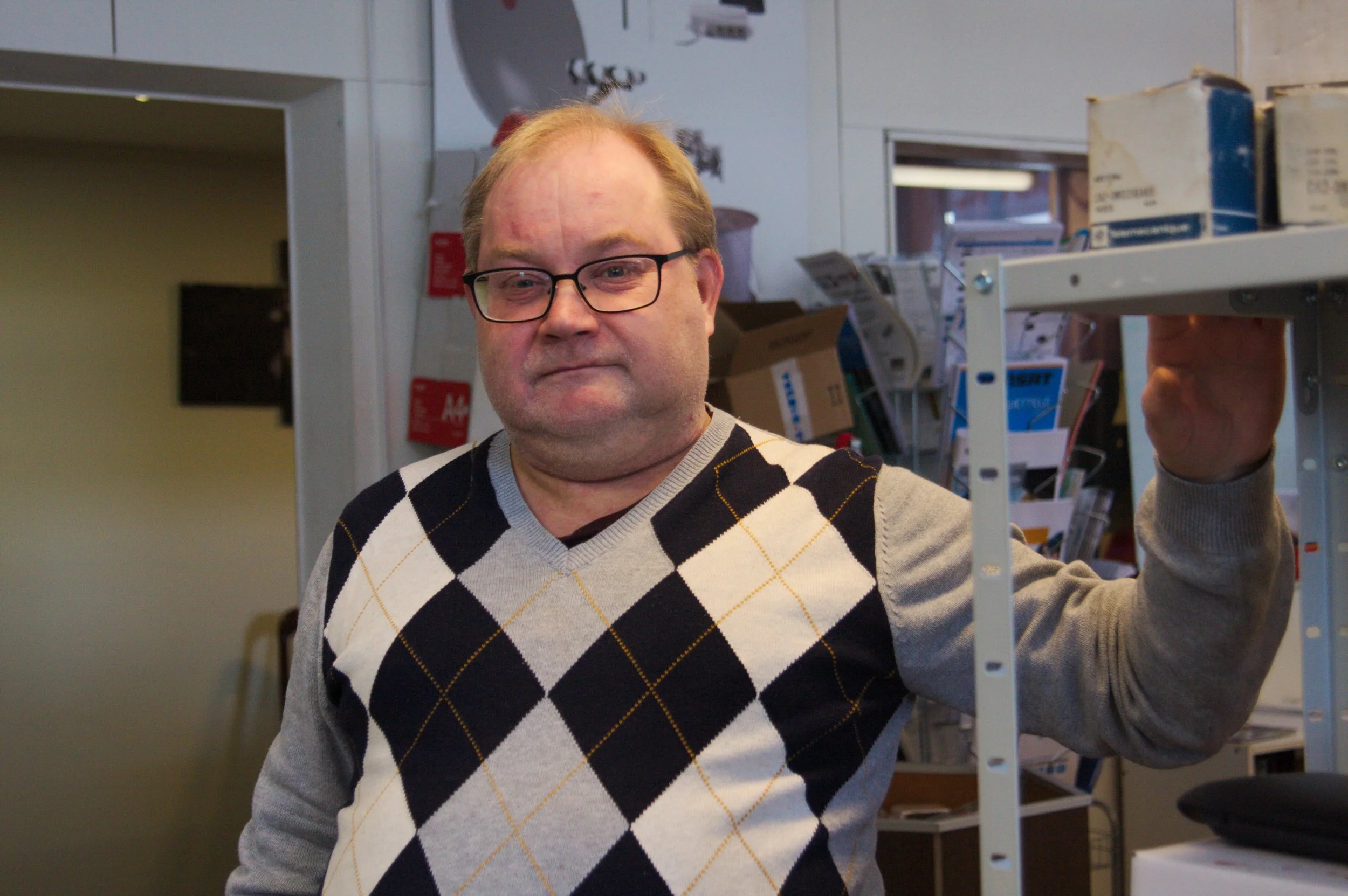 CP-vammainen Juha Hentula on myynyt kaikkea “potkuhousuista perämoottoreihin” – Hentulan mukaan vammaisia pitäisi kannustaa enemmänkin yrittäjyyteen