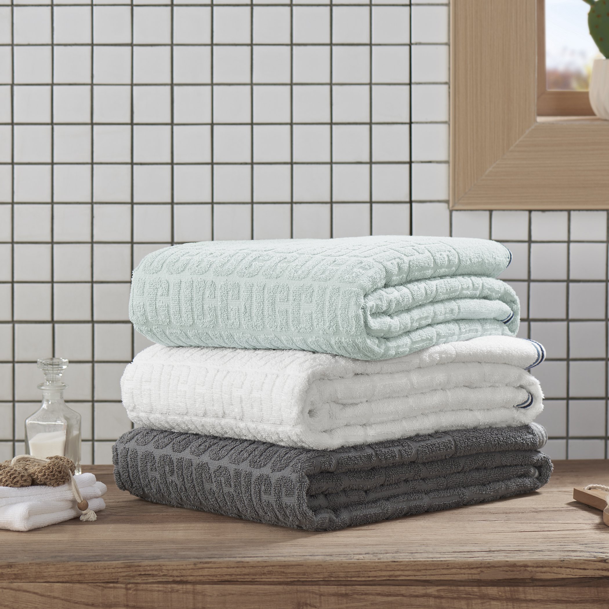 UGG_BBB_BTC 22_IGGY_Multi_BATH SHEET_Web Shot 4_RGB.jpg