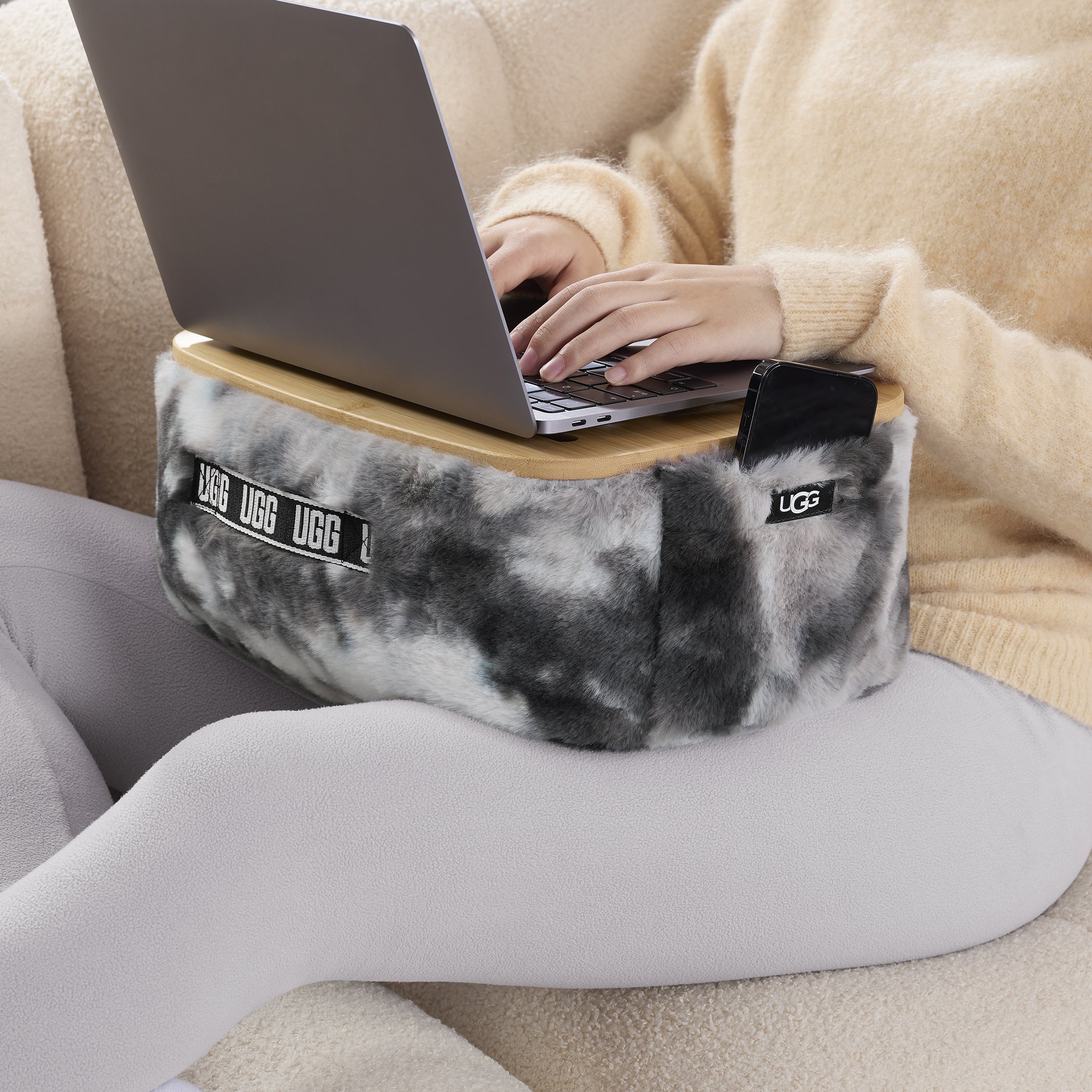 UGG BBB_BBB_BTC23_POLAR TIE DYE_LAP DSK_OFF BLK TIE DYE_Pkg 1.jpg