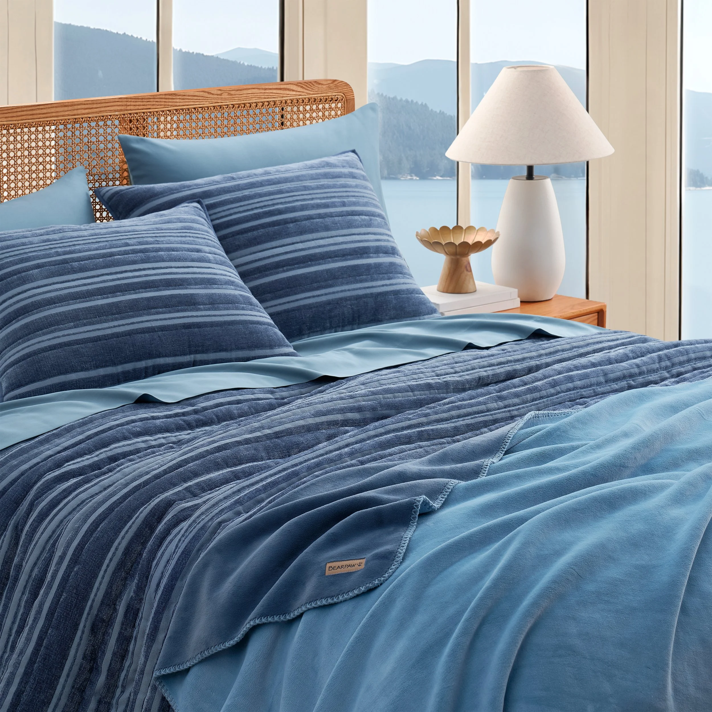 BP_KH_S26_40461_FLINT_QLT_NVY_WEB 2.jpg