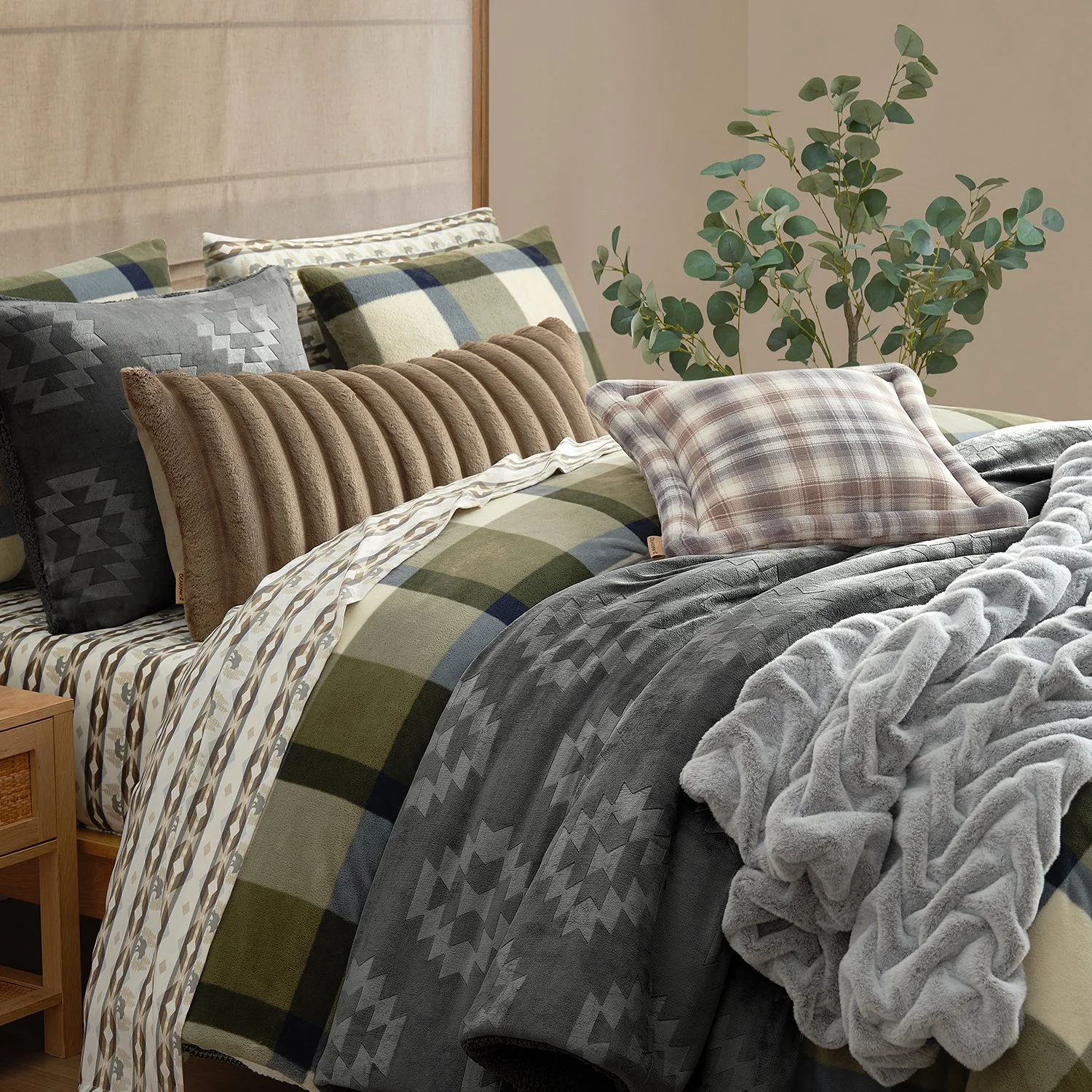 BP_JCP_F25__EASTON_CMF__MKT 5.jpg