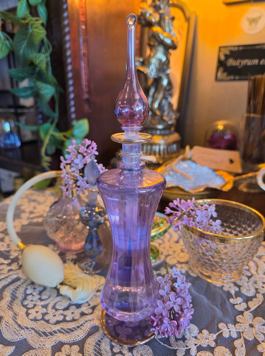 Lilacs in Bloom, Hearts in Tune