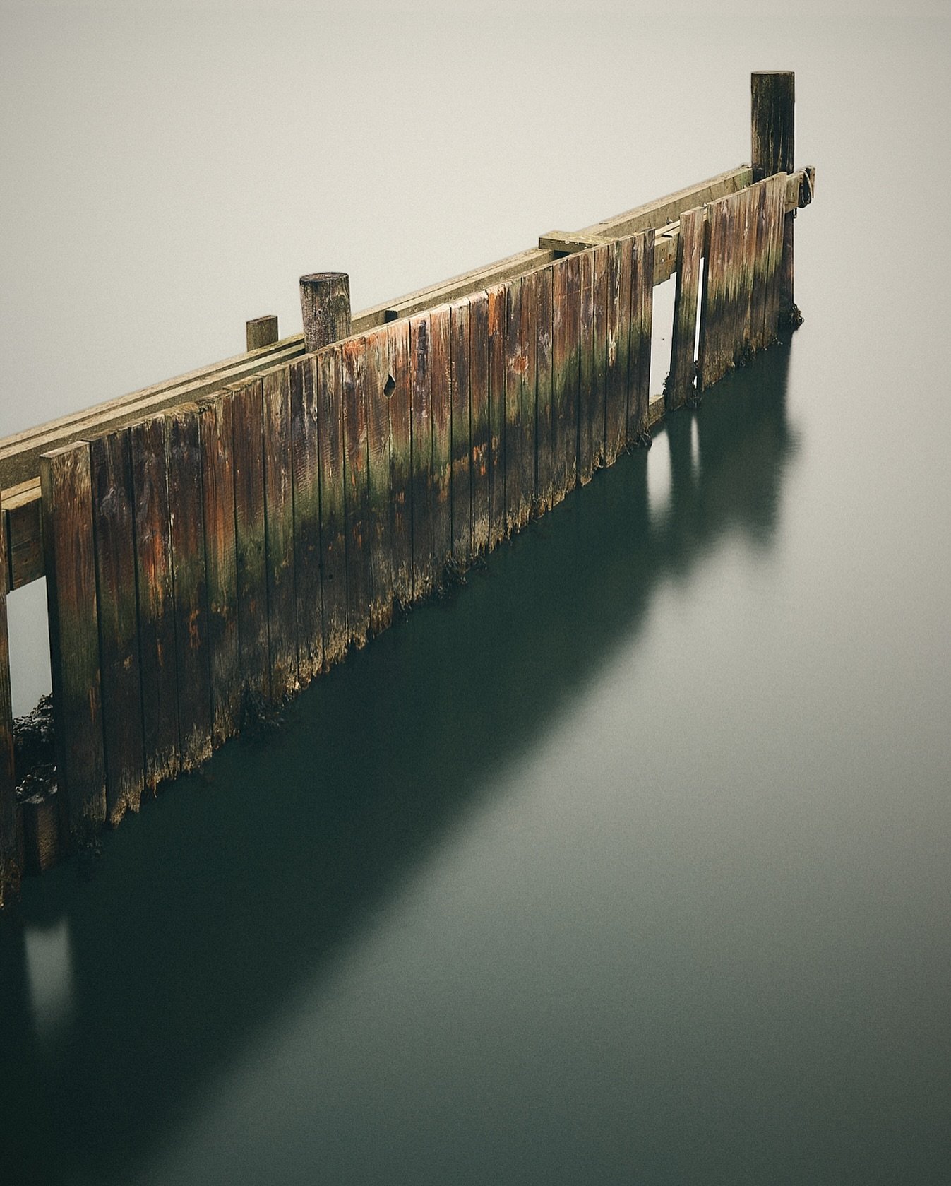 A corroded wall in the water at Bovallstrand
.
.
.
.
#longexposure #l&aring;ngexponering #bovallstrand #bohusl&auml;n #bohuslan #l&aring;ngexponeringstid #v&auml;stkusten #soten&auml;s #zenscape_photography #corrosion #rot