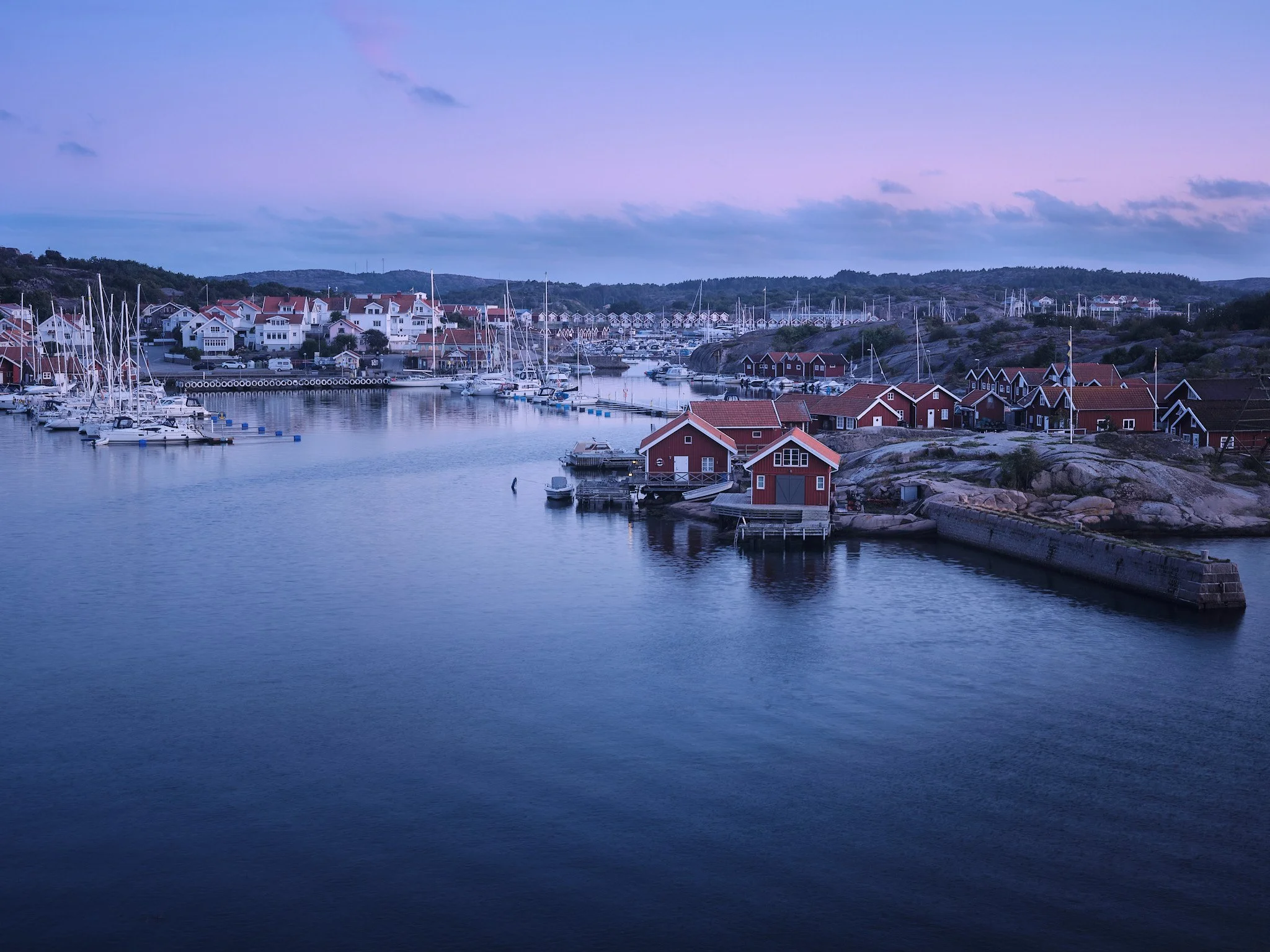 Hunnebostrand under blå timman