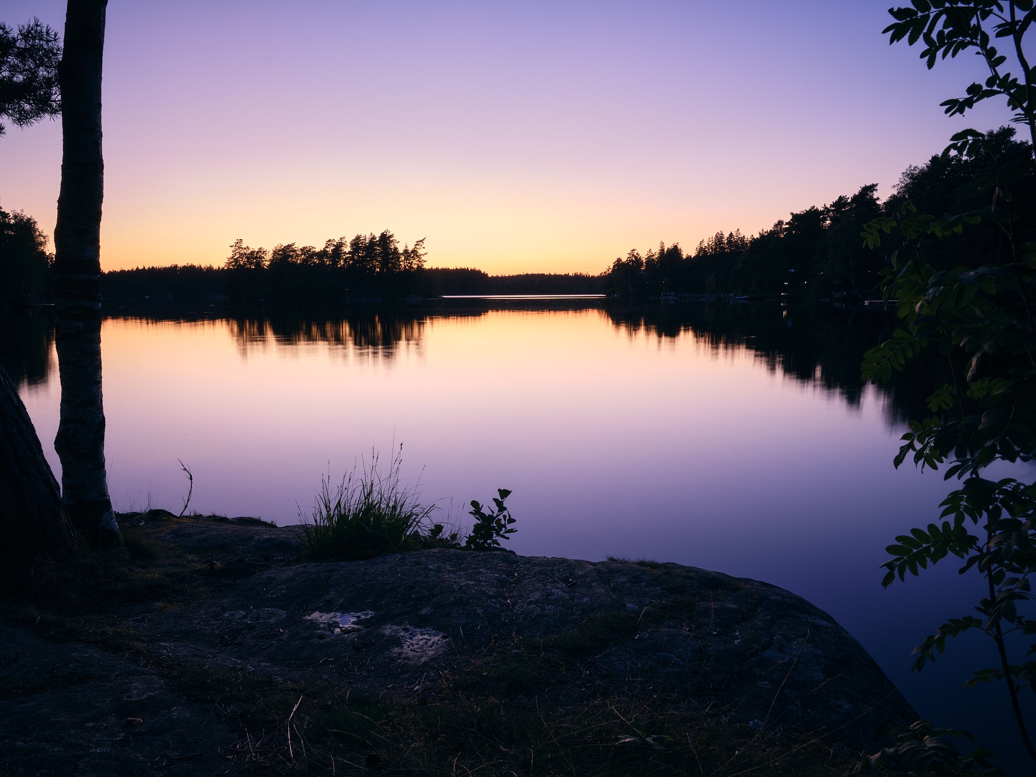 Blå timman vid en sjö nära Chalmers bastu