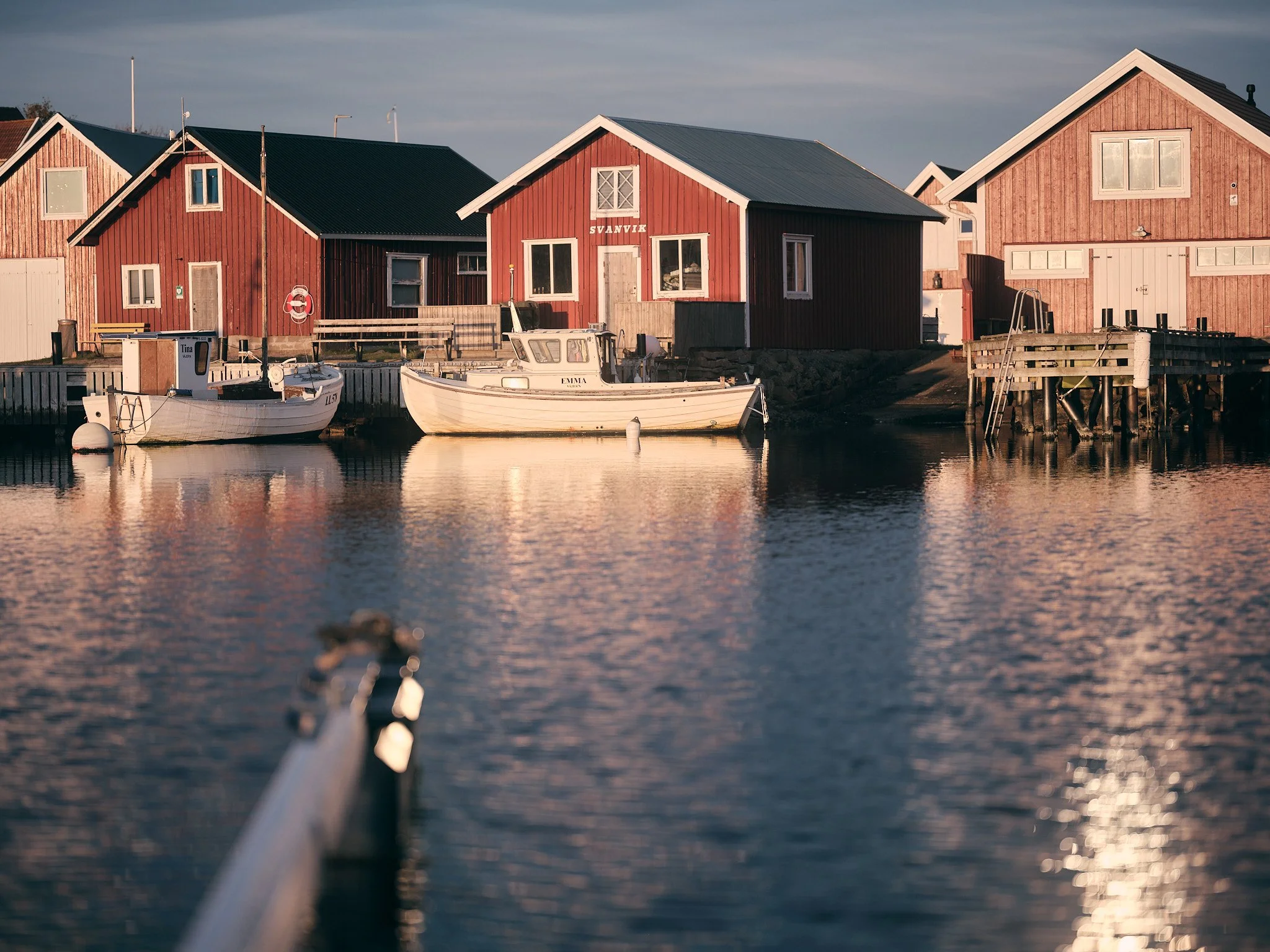 En bild tagen vid golden hour vid Väjern i Sotenäs Kommun