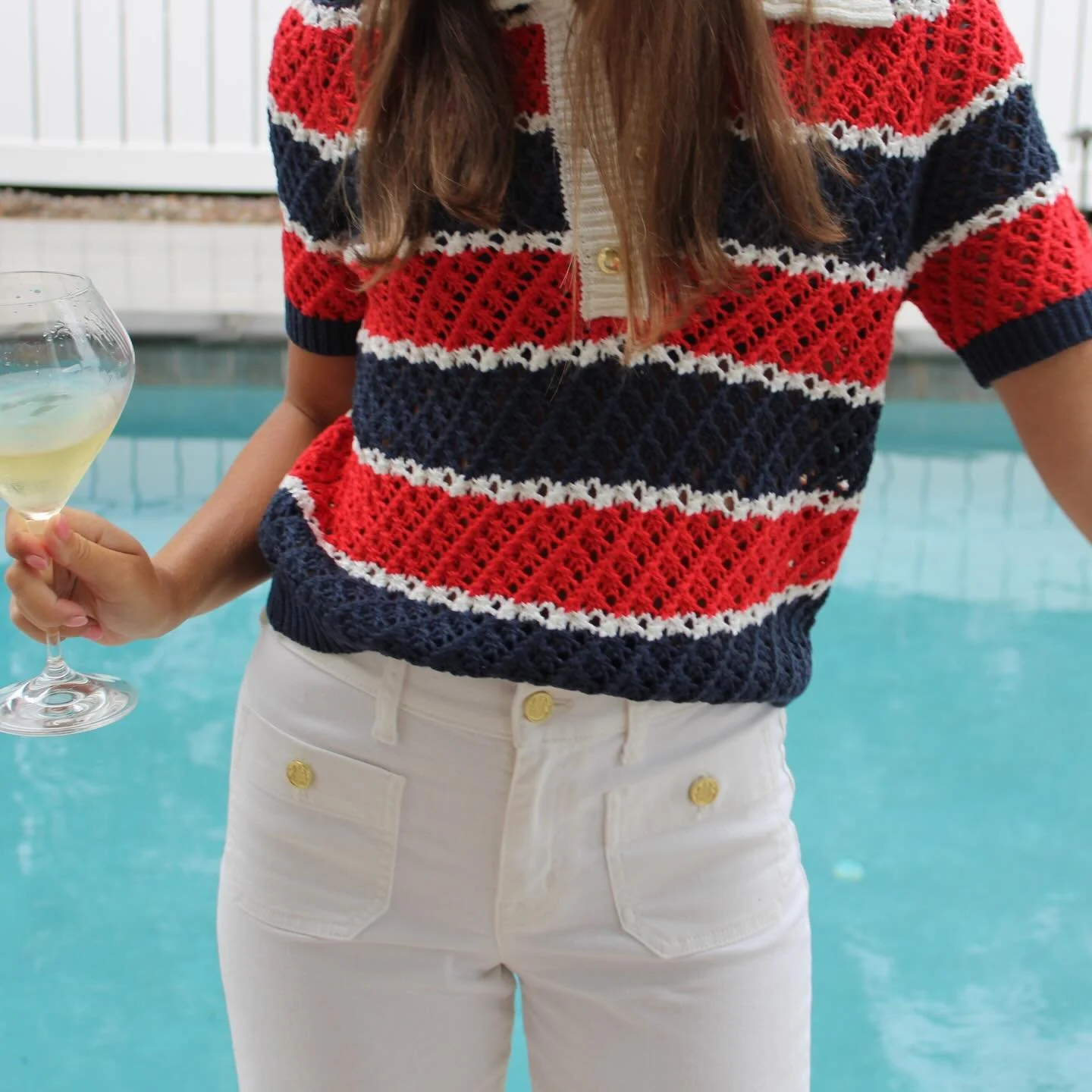a rainy MDW calls for comfy sets and good sips. 🍷

Content shot for @closetboutiqueavalon 🌞 Visit them in store to shop these pieces!

#rainyweekend #wine #boutique #avalon #sets