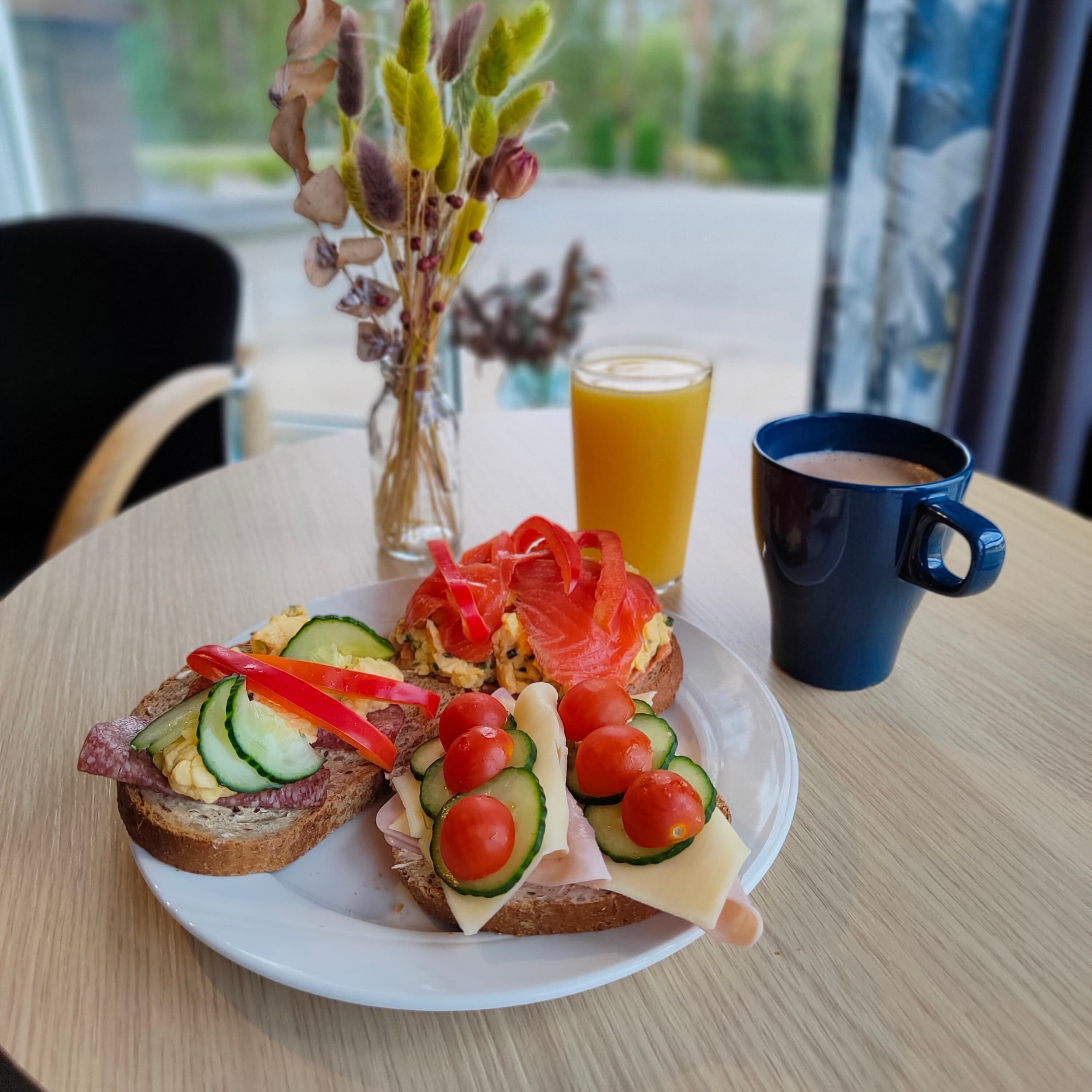 Frokostbuffet tilgjengelig