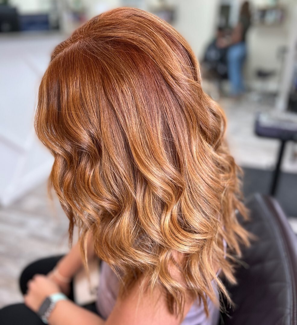 Can you guess who&rsquo;s behind these red locks?

Owner and stylist Shay had her turn in the chair and we love it! ✨

&bull; Balayage
&bull; Root Melt 
&bull; Toner 

#hairitagesalonlv #lehighvalleyhair #lehighvalleystylist #balayage #redhairdontcar