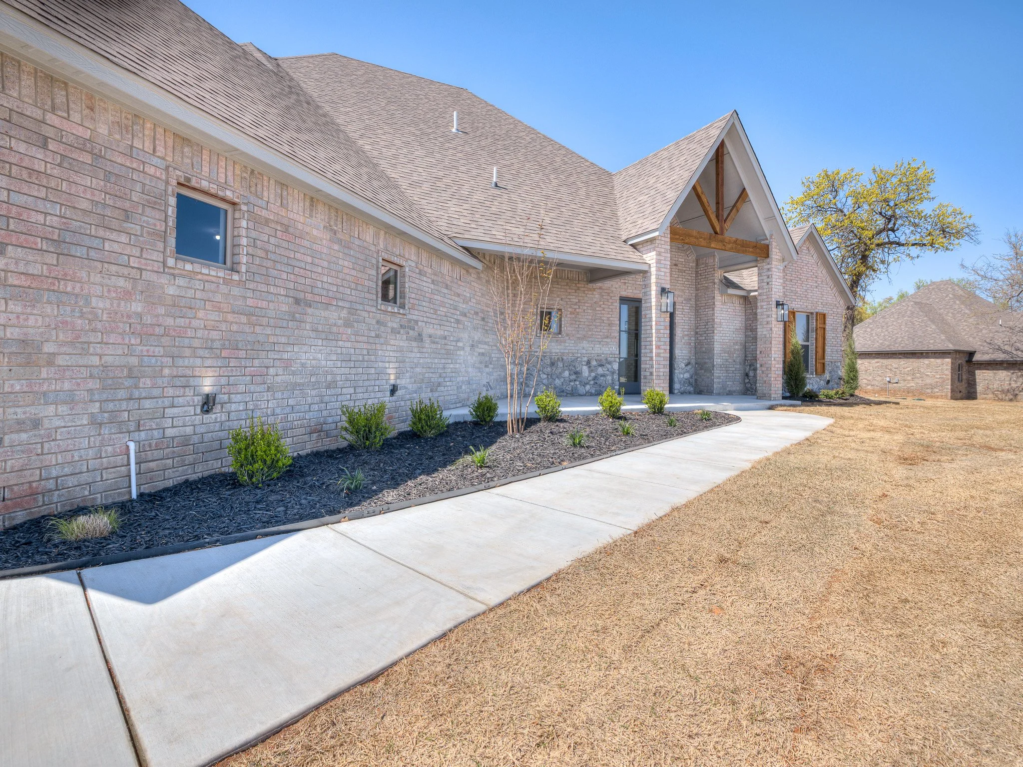1157 Trunci Way-8.jpg