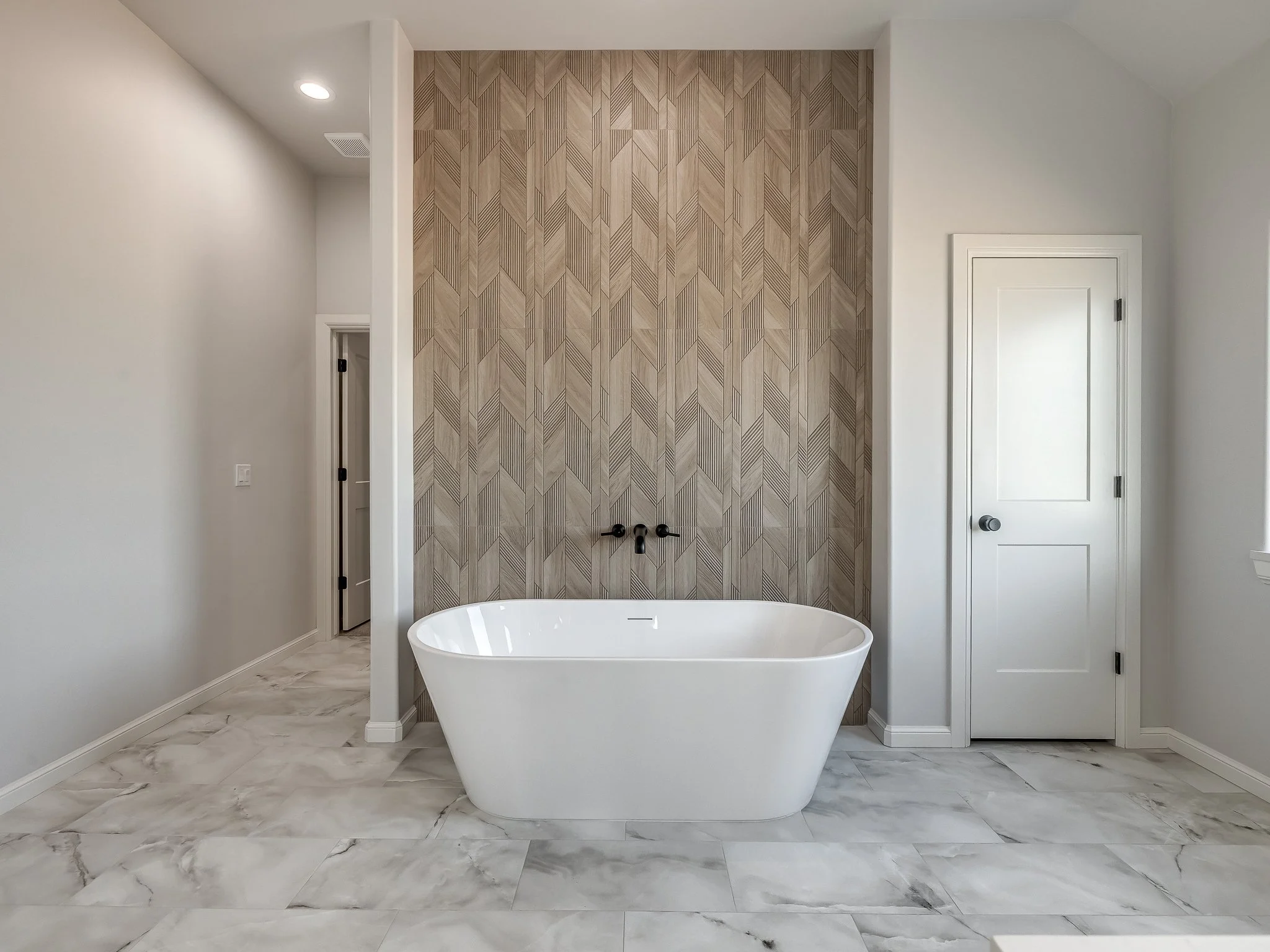 2237 W Cole Dr-41.jpg