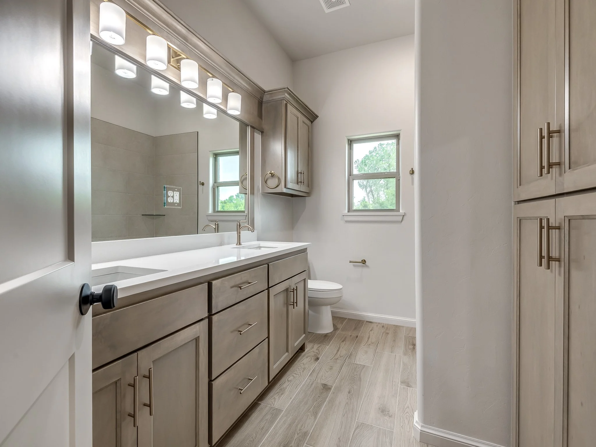 2114 W Cole Dr-53.jpg