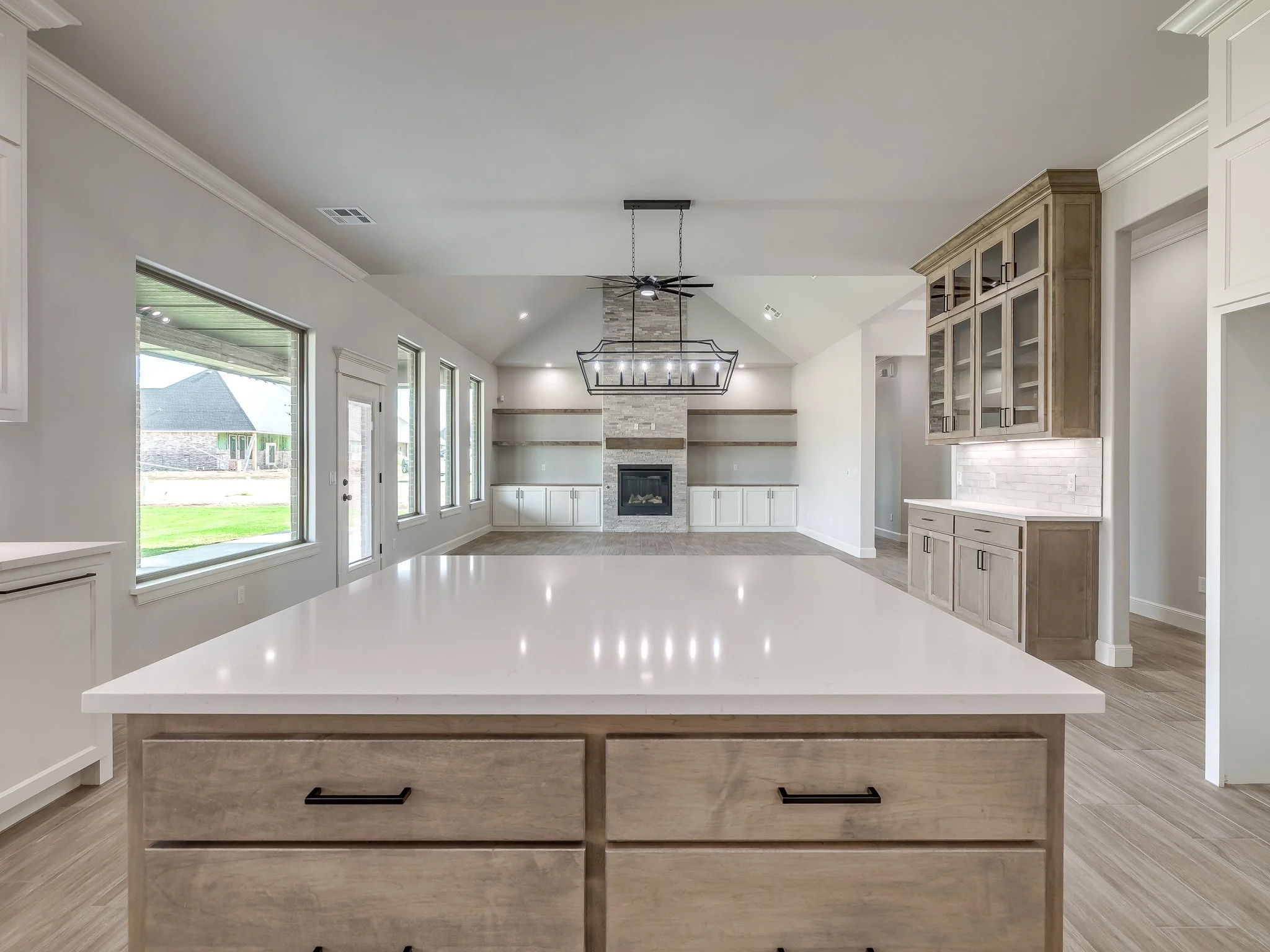 2237 W Cole Dr-26.jpg