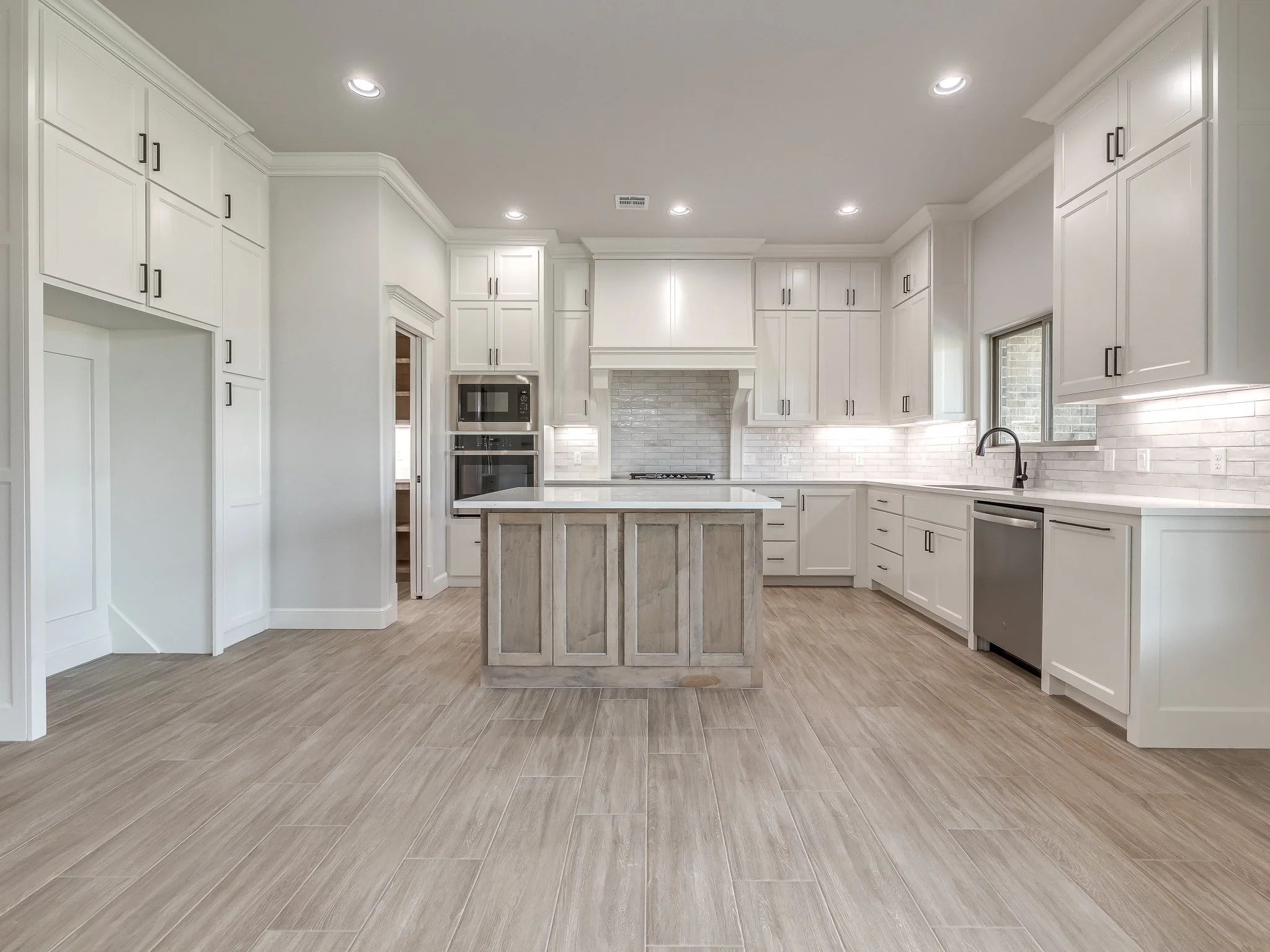 2237 W Cole Dr-22.jpg