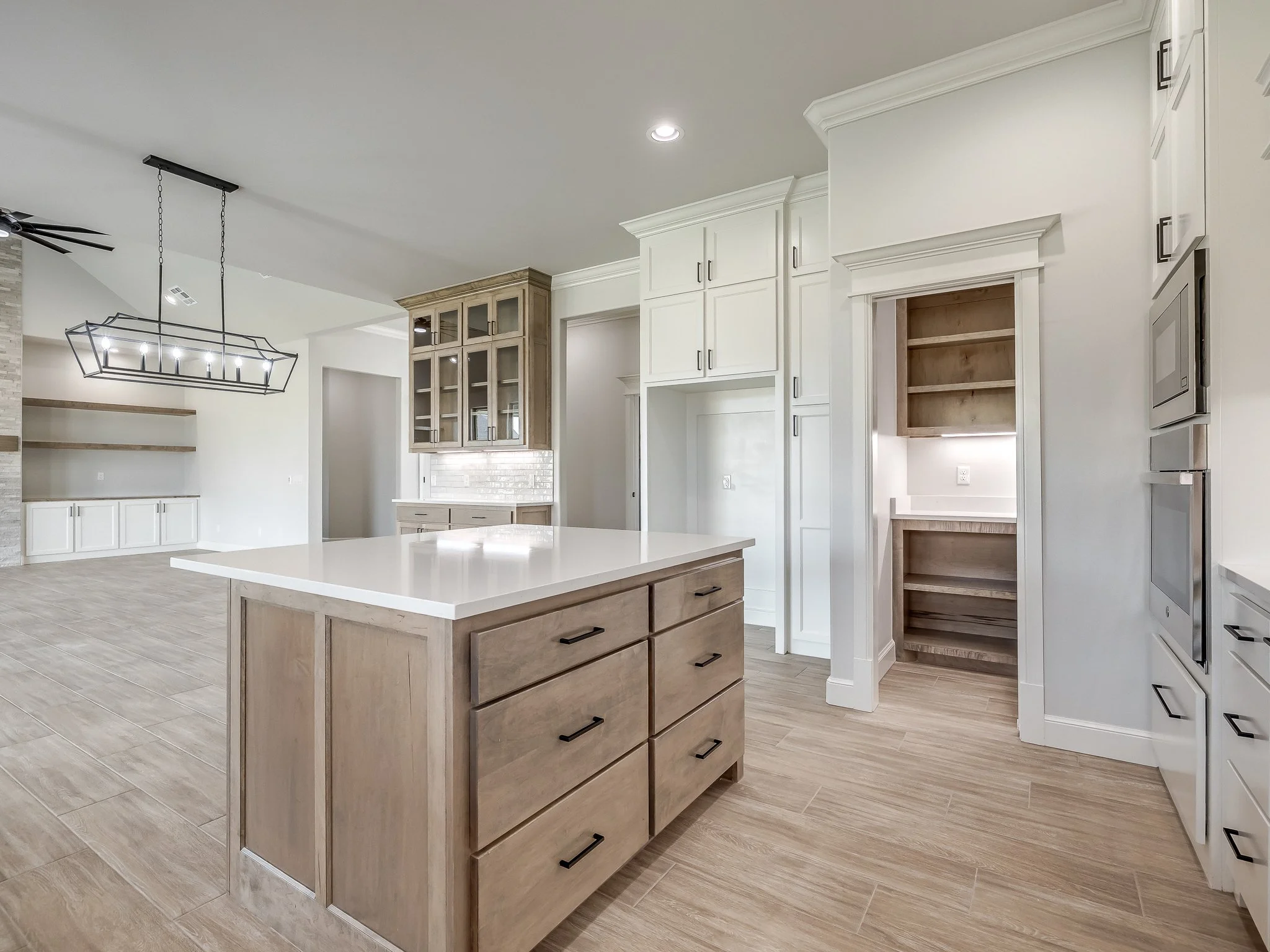 2237 W Cole Dr-28.jpg
