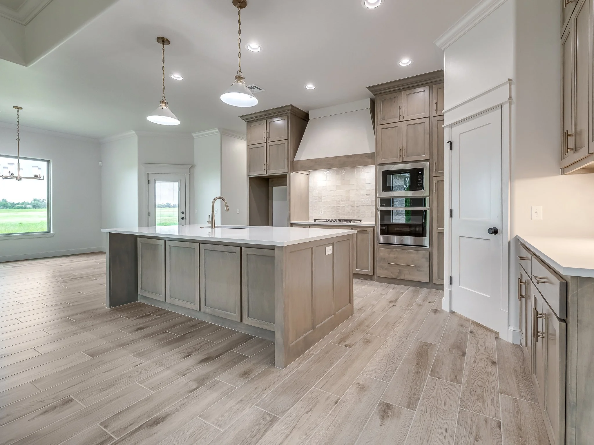 2114 W Cole Dr-16.jpg