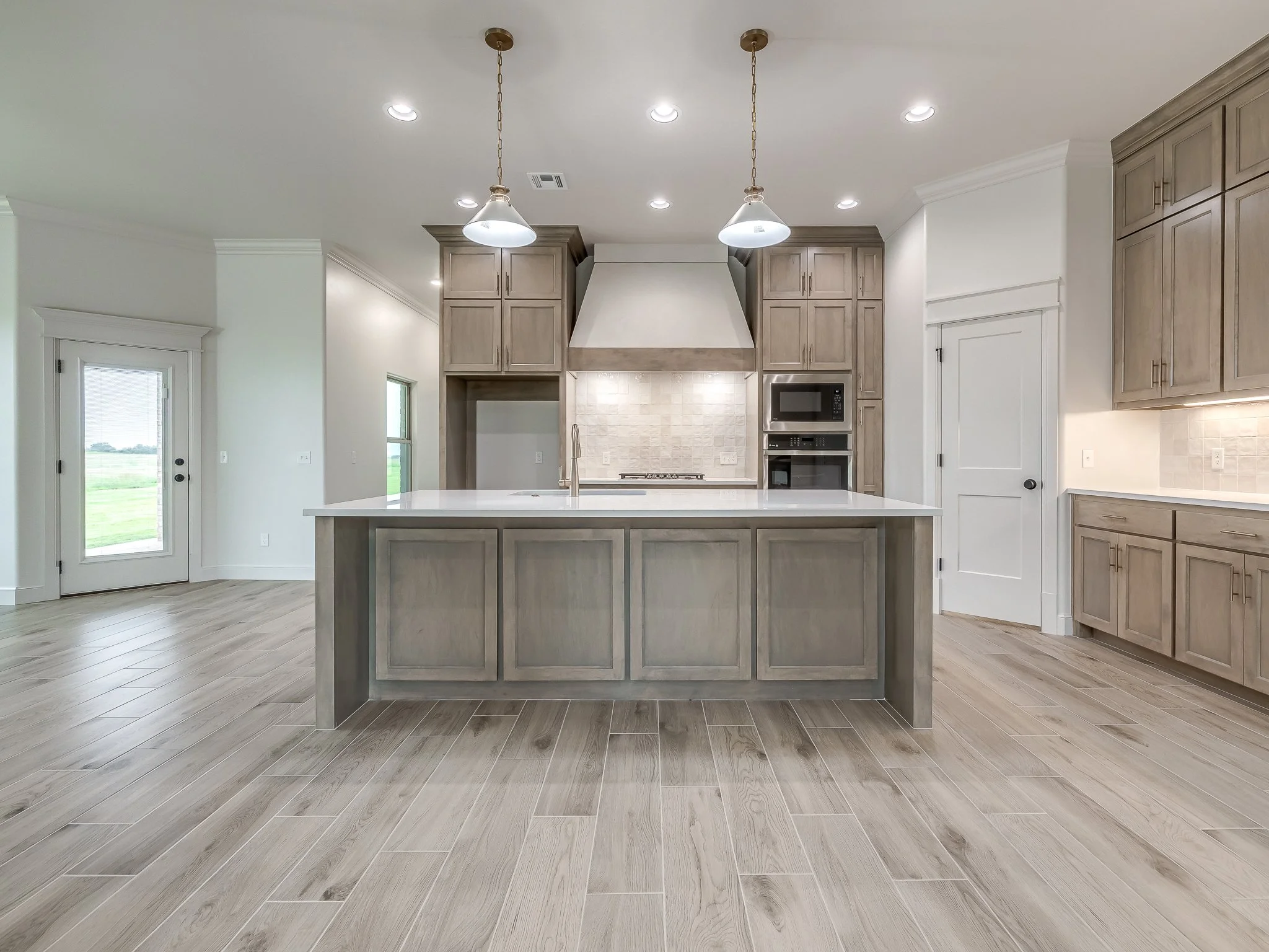 2114 W Cole Dr-15.jpg