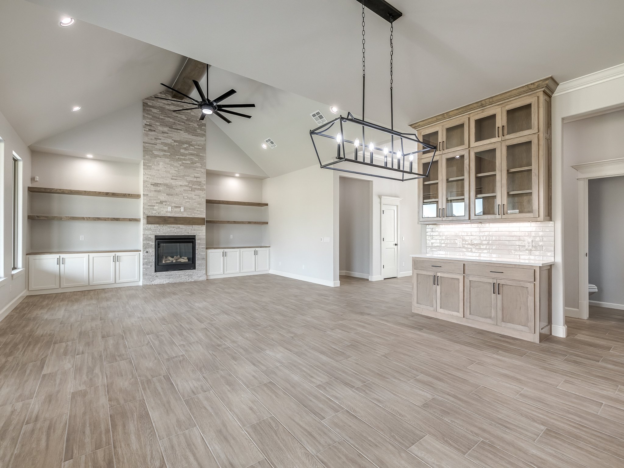 2237 W Cole Dr-21.jpg