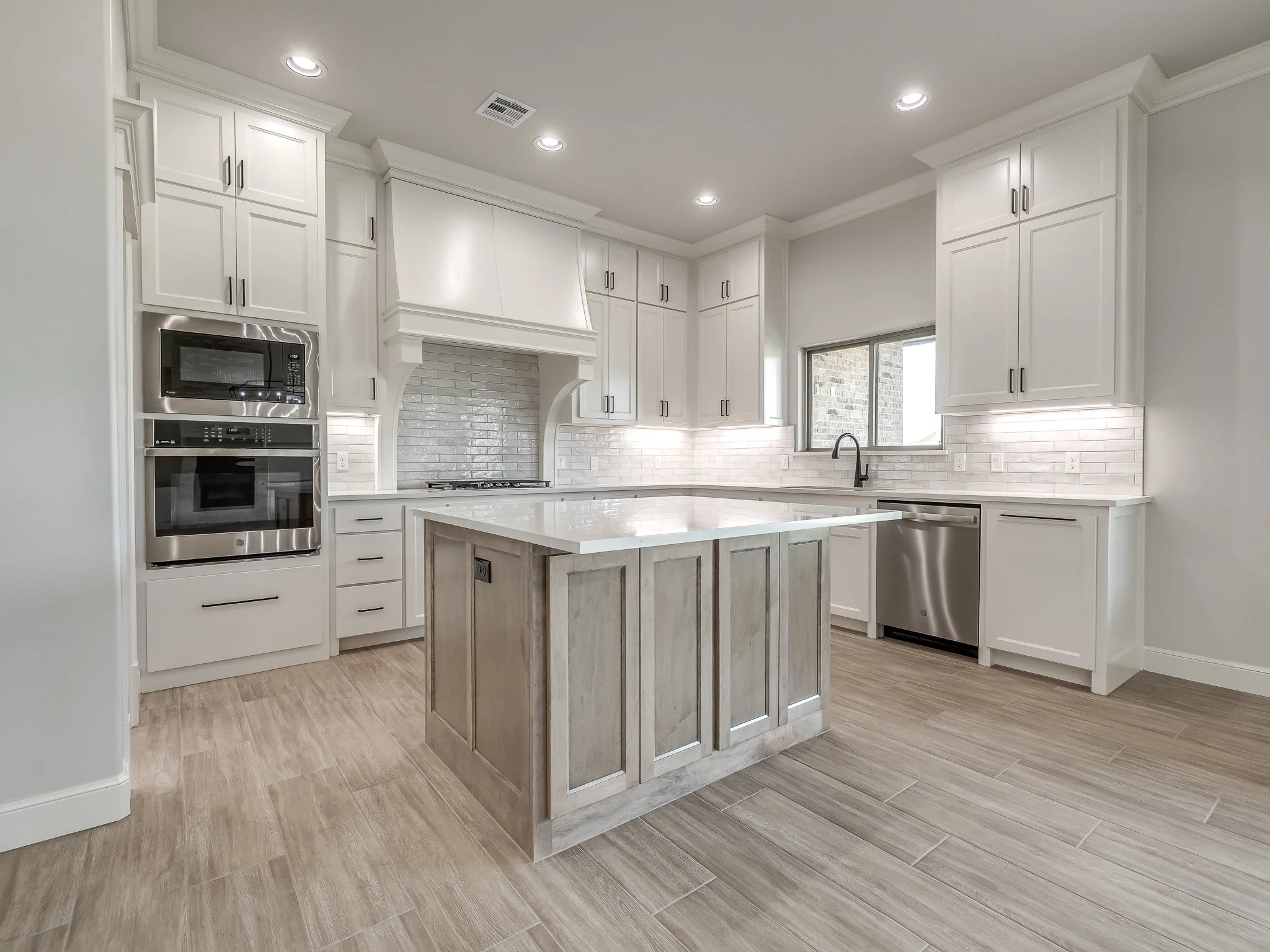 2237 W Cole Dr-24.jpg