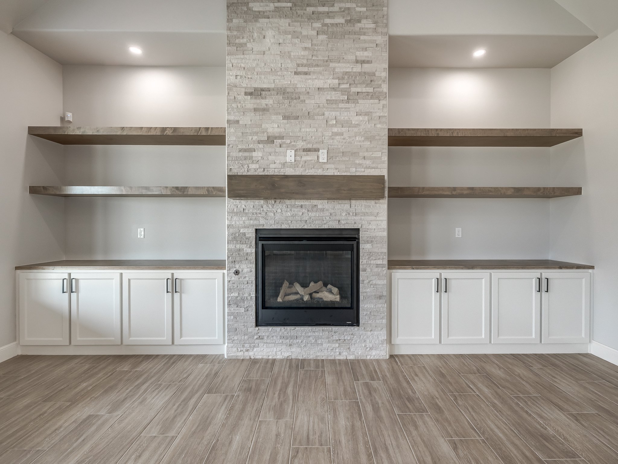 2237 W Cole Dr-17.jpg