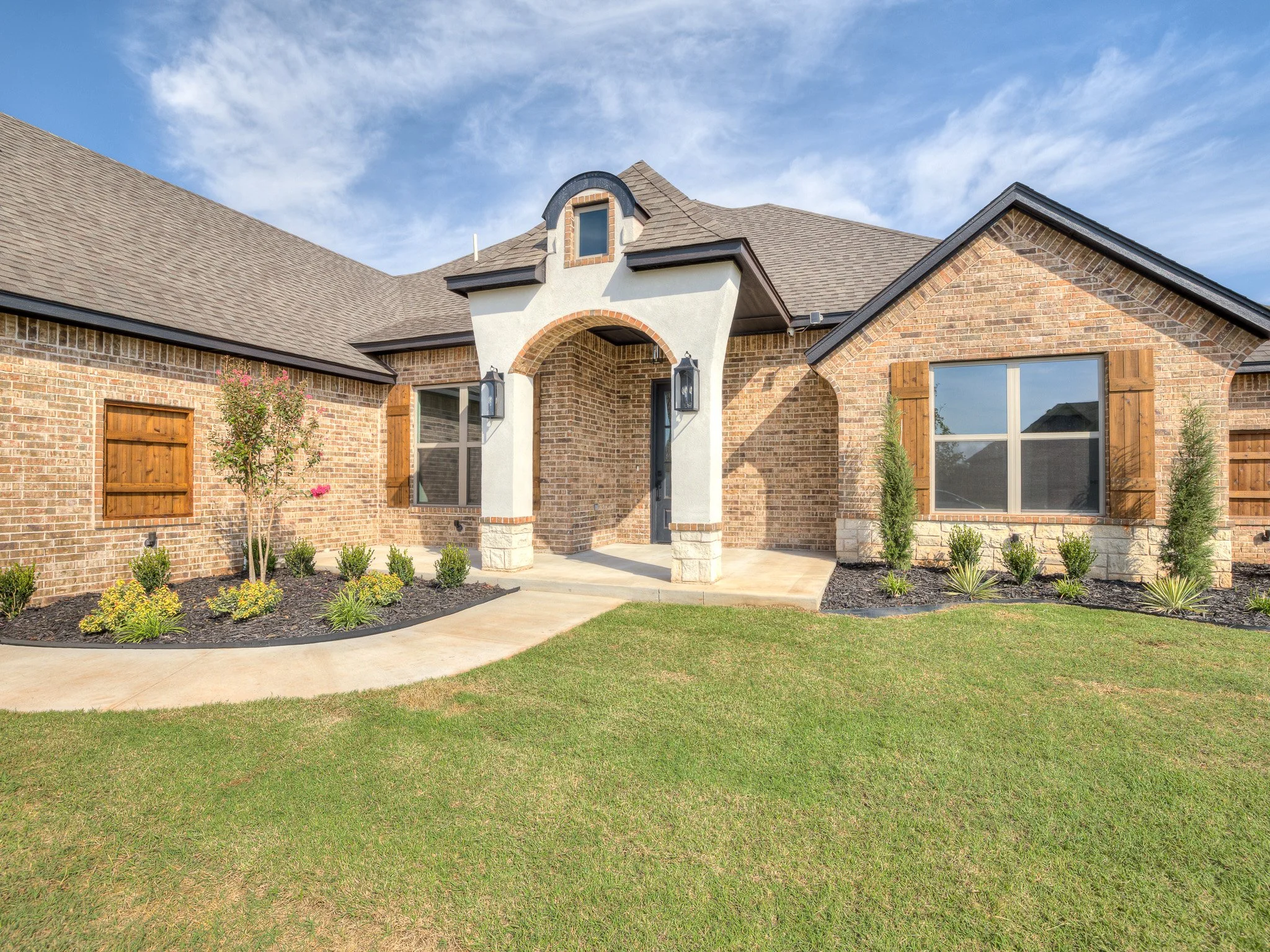 2237 W Cole Dr-7.jpg