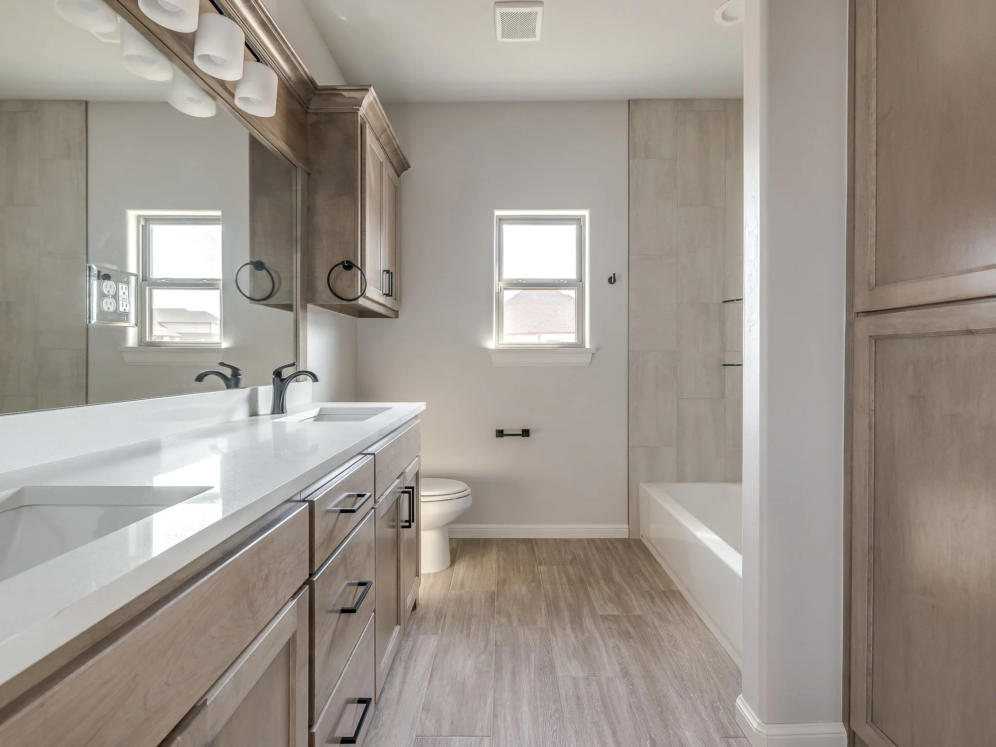 2237 W Cole Dr-65.jpg