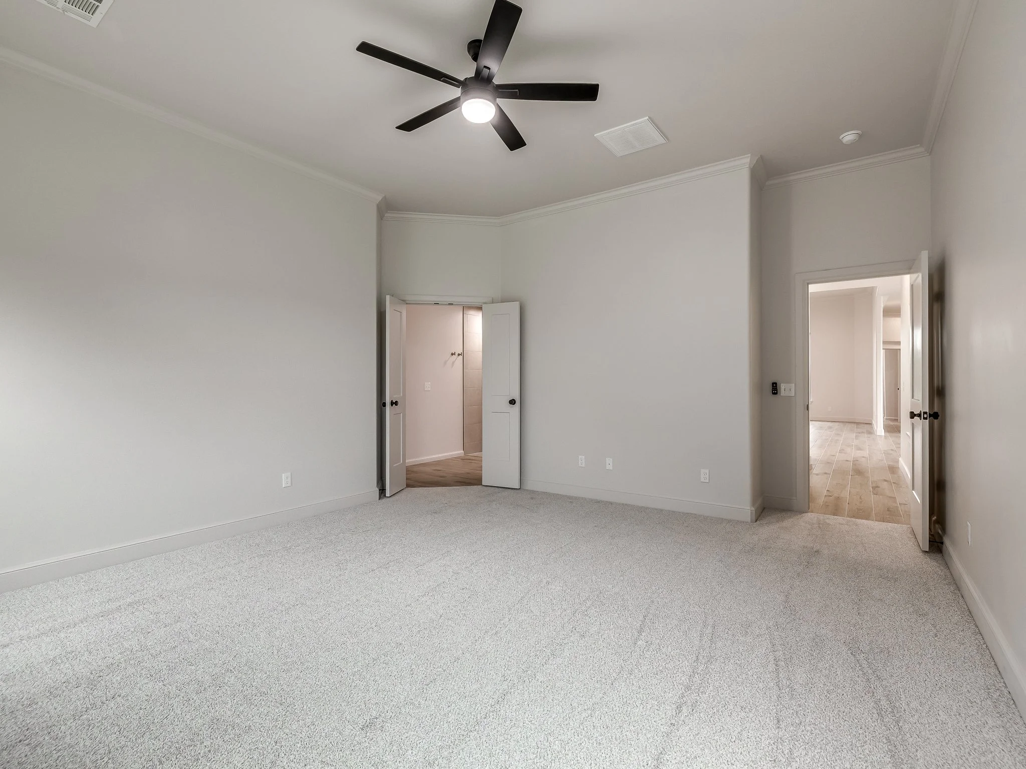 2114 W Cole Dr-31.jpg