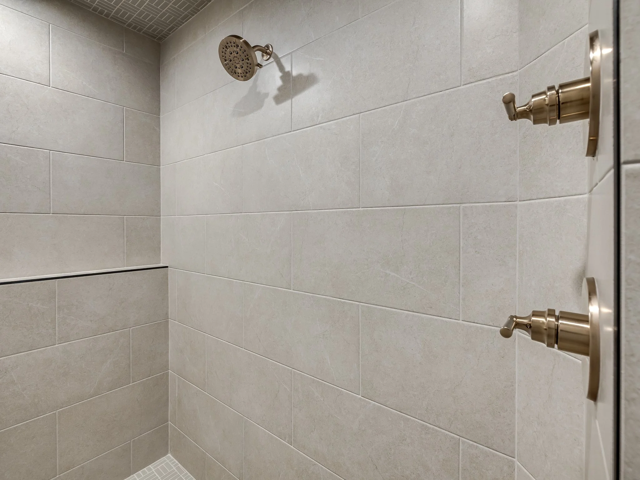 2114 W Cole Dr-38.jpg