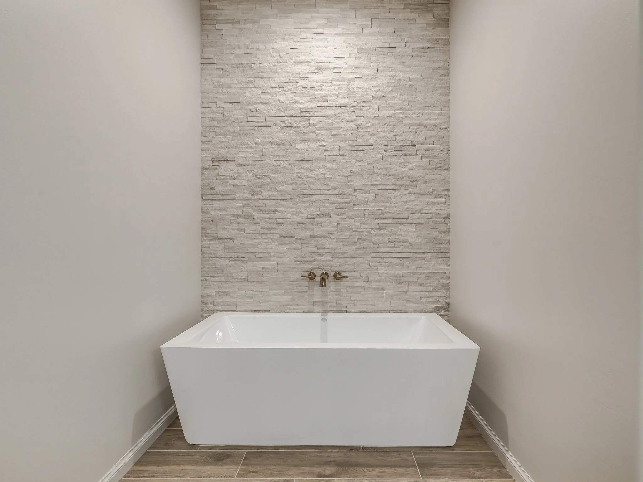 2114 W Cole Dr-35.jpg