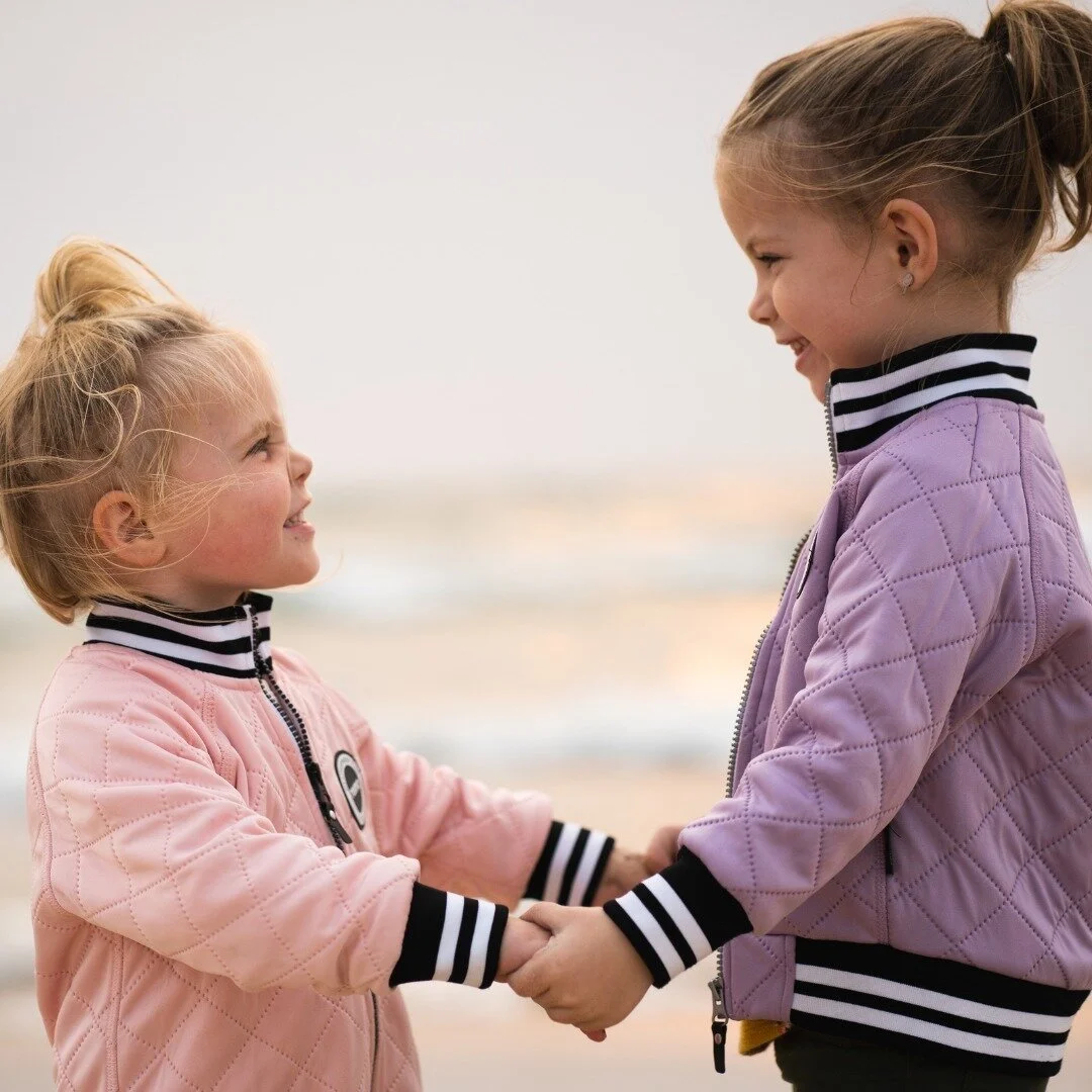 Looking someone directly in the eyes can be uncomfortable for a lot of people, including those with Autism Spectrum Disorder. 

How often do I need to make eye contact? How long is too long? Do I look away every few seconds? Where do I look? These ar
