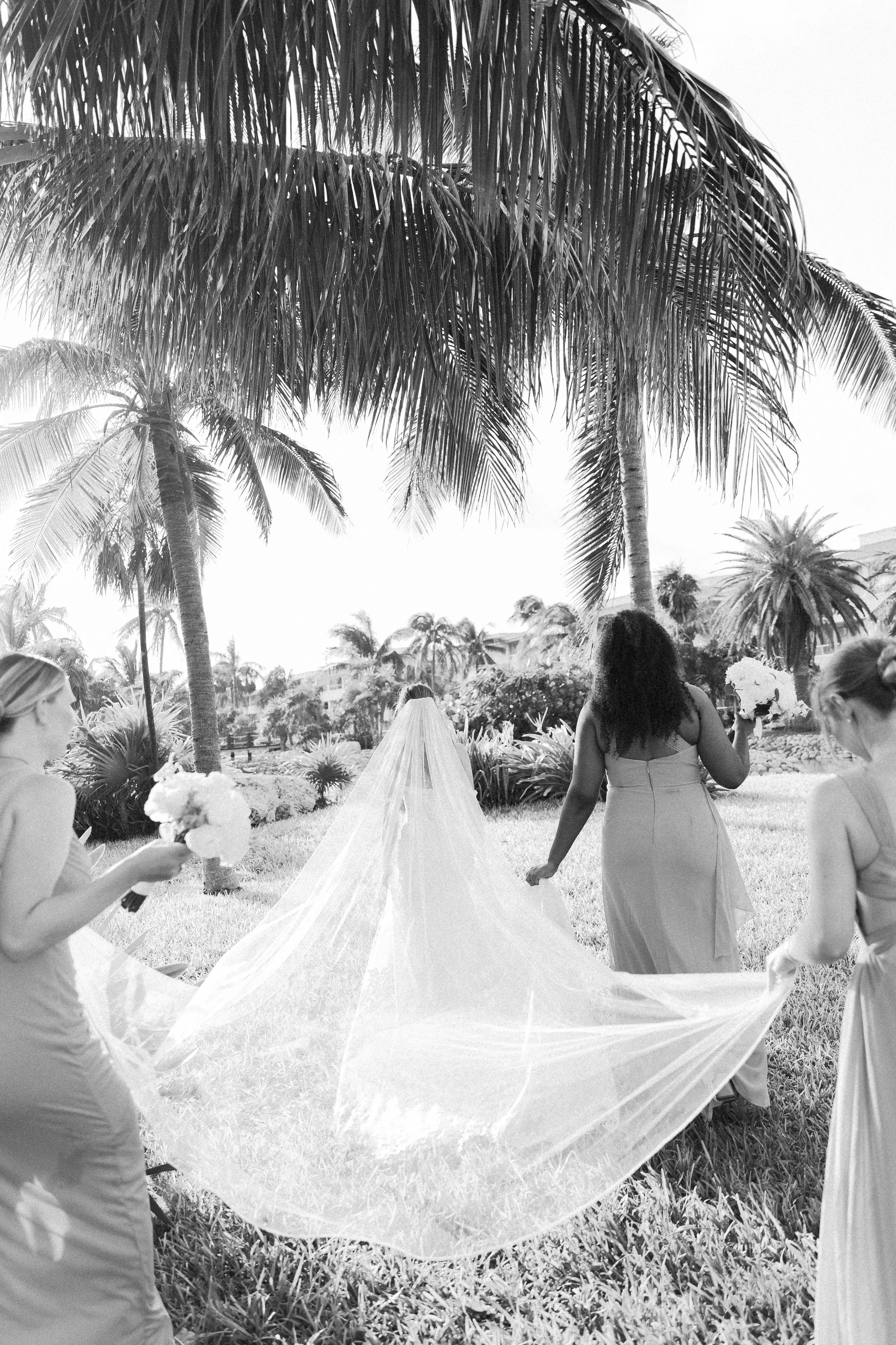 WeddingParty-47.jpg