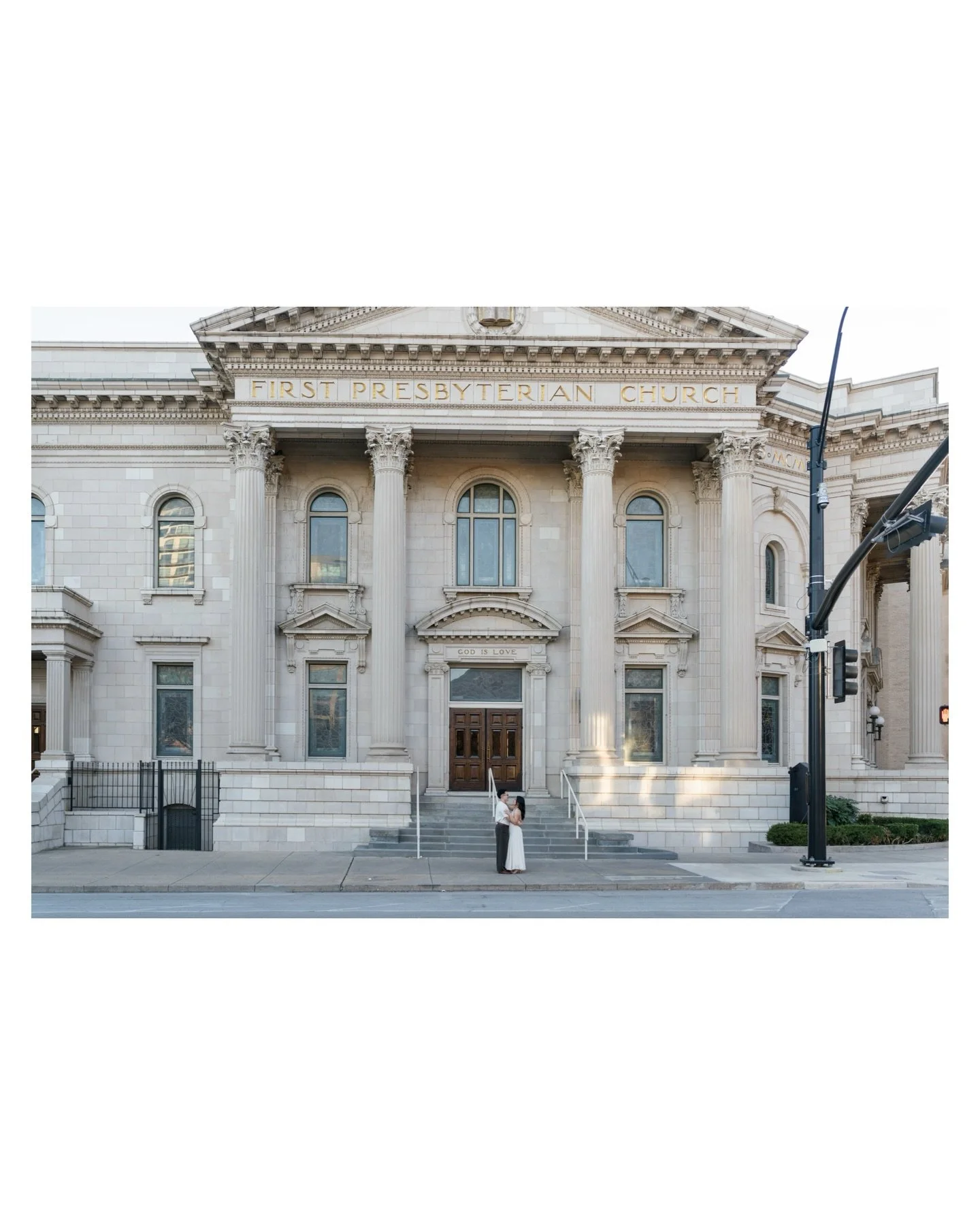 Thomas &amp; Jenny in the city. 🤍