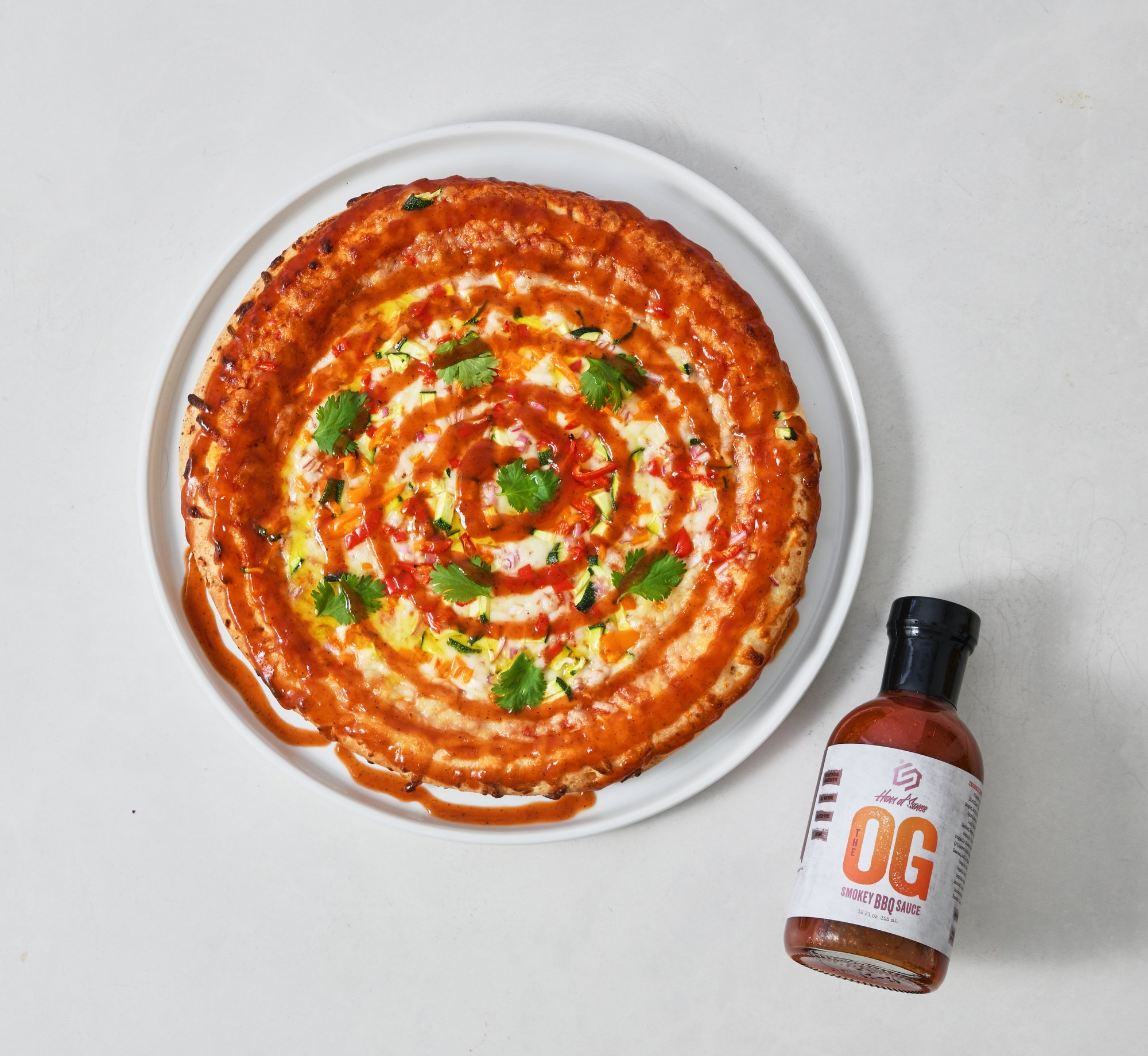 vegetarian pizza - with sauce - top down - 5078.JPG
