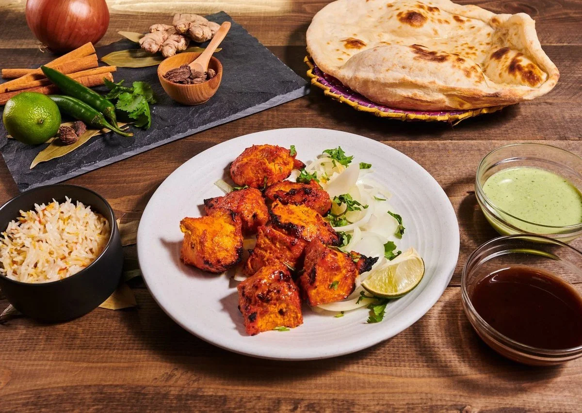 Tandoori chicken plate with chutneys