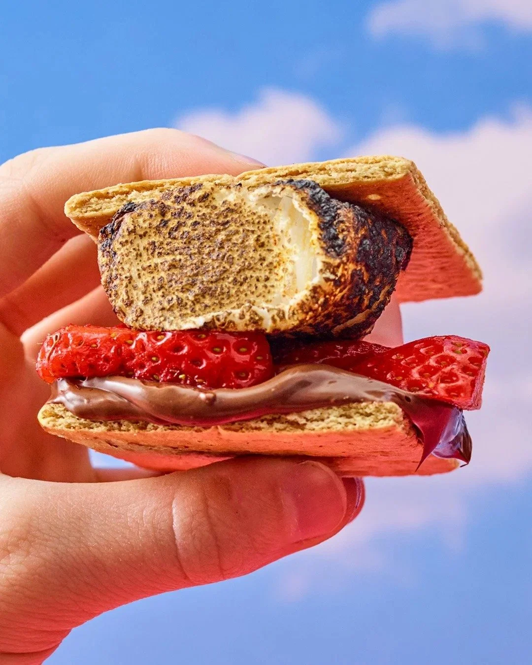 Food styling: chocolate hazelnut strawberry s'more
