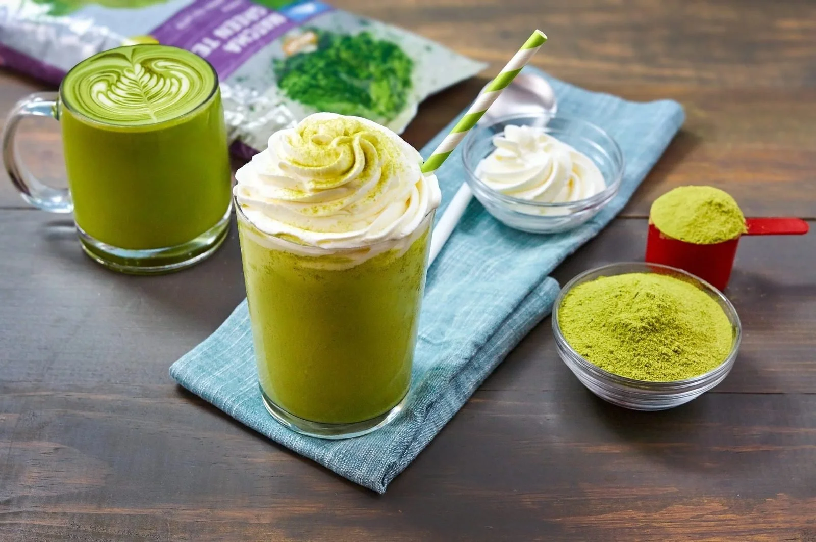 Drink styling: matcha lattes with whipped cream