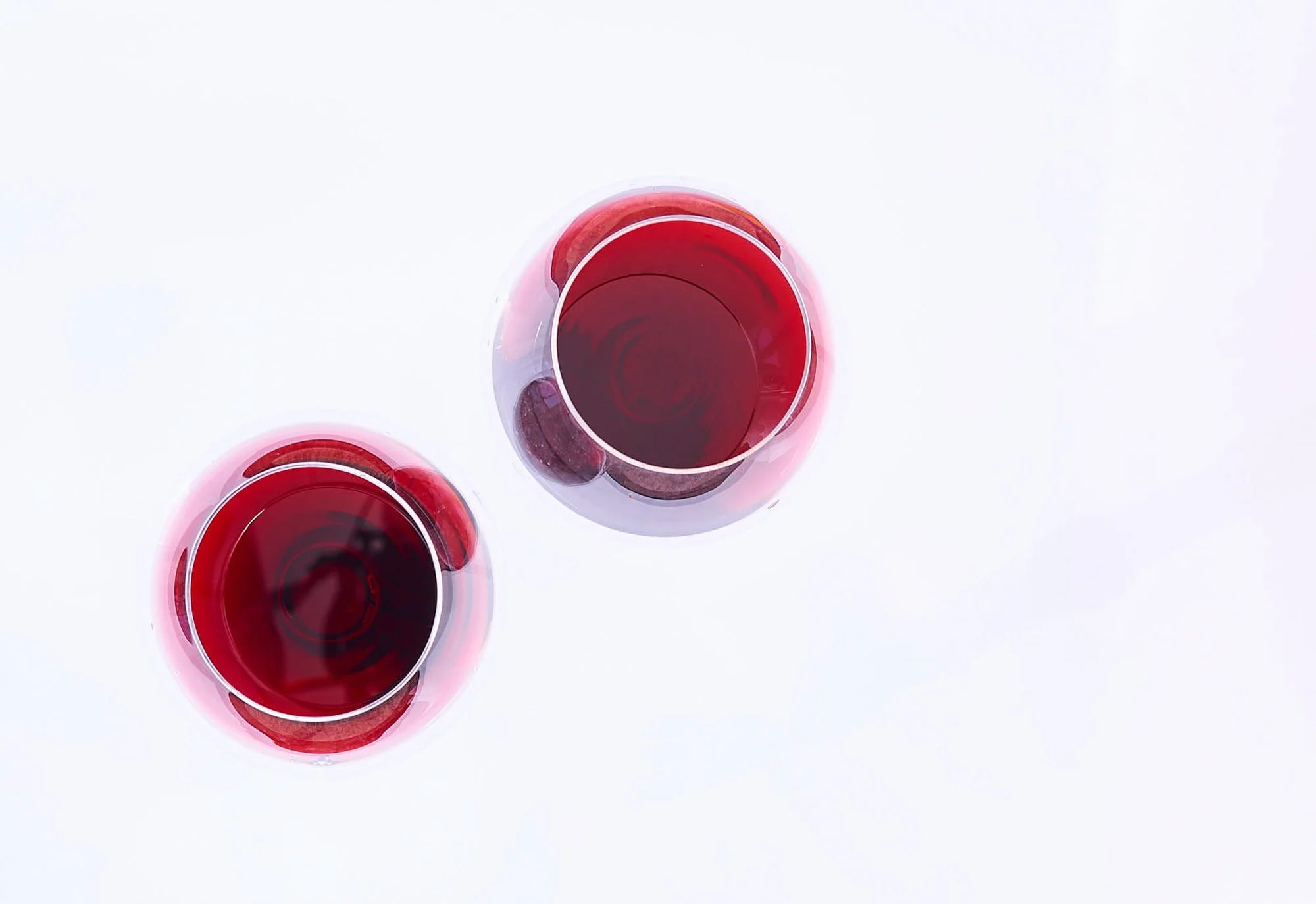 2-glasses-pinot-noir-red-wine-top-view.jpg