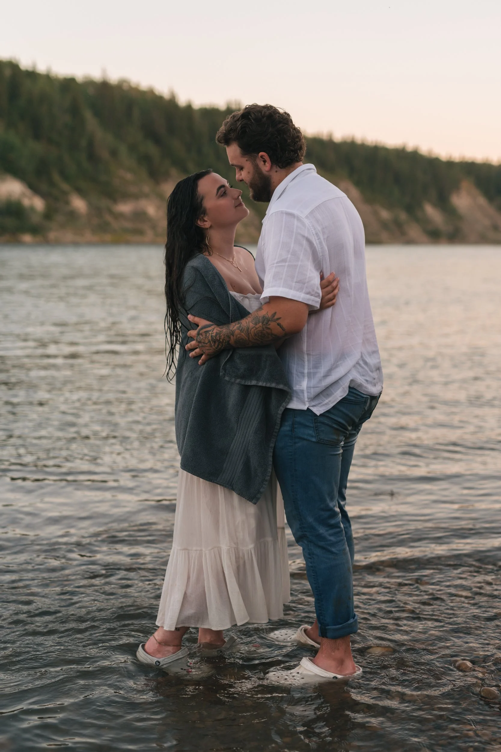 Edmonton-Leduc-Devon Engagement Photographer-Water Photos43.jpg
