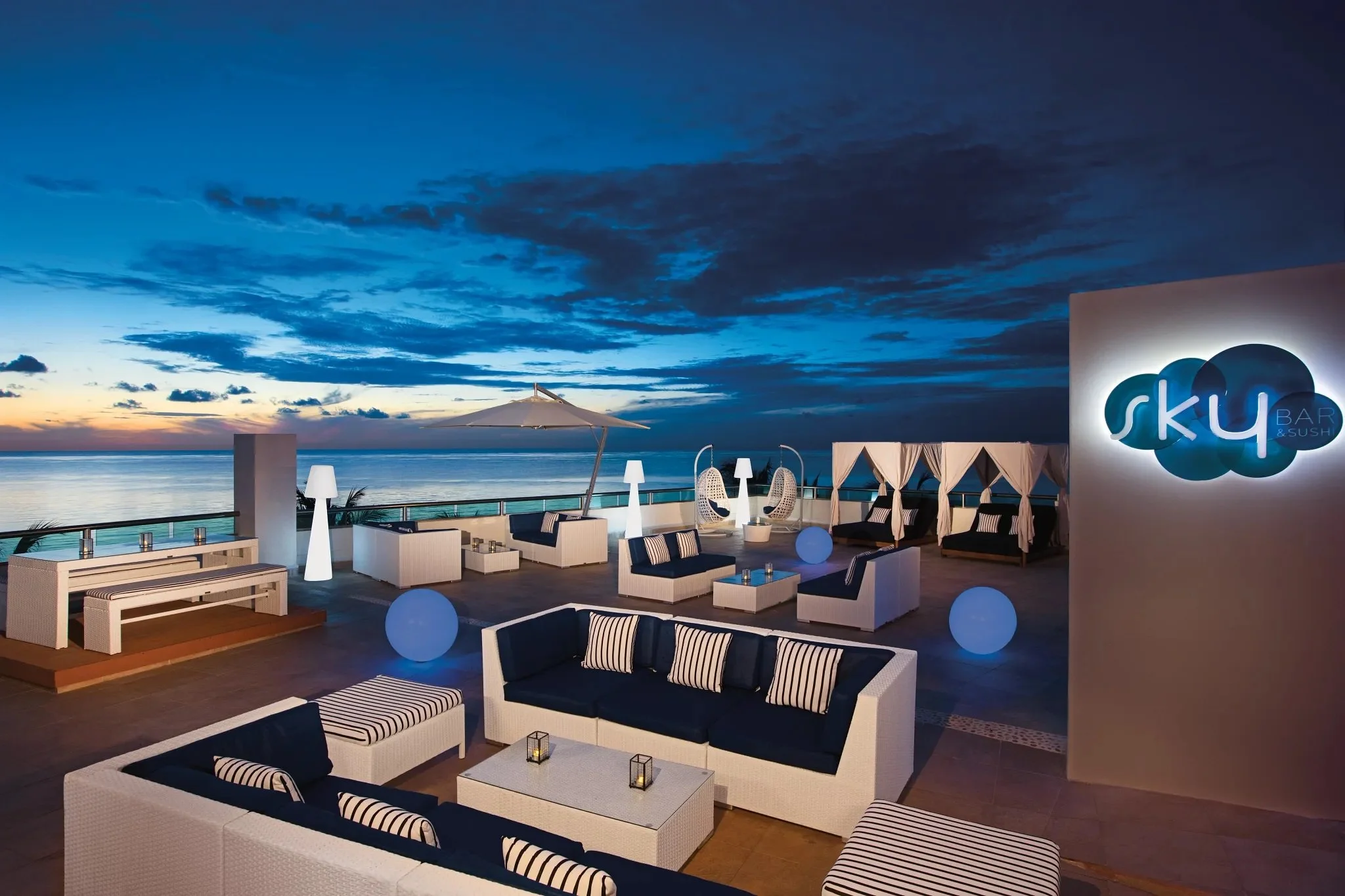Sky Bar Rooftop Lounge