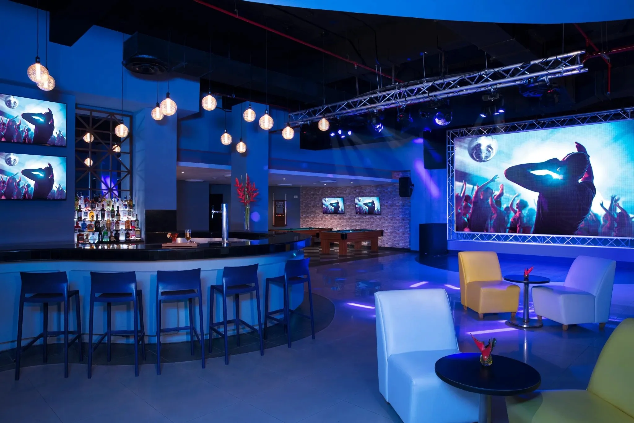 SCORES-NIGHTCLUB.jpg