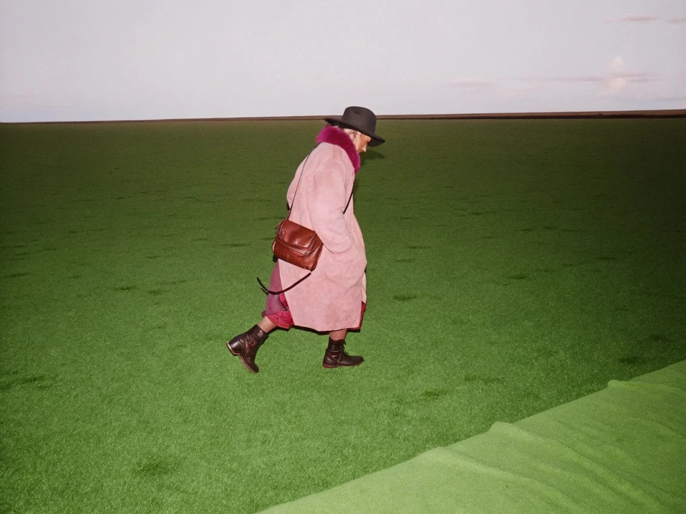 extreme-low-wide-angle--old-tibetan-farmer-mid-str.jpg