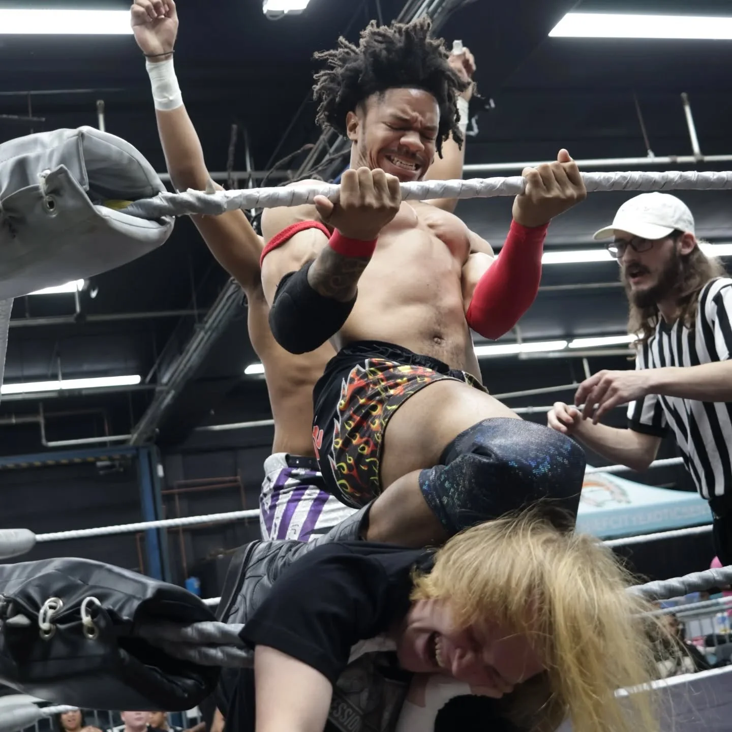In this @c3wrestling tag team match, we have @shweezione and @_.iccyv vs. @sb1_walls and @hunter_pricee_ with @troytturbo at ringside. Stevie and Walker were merciless in the first half of the match but once Walls was tagged in, the air shifted. Hunt