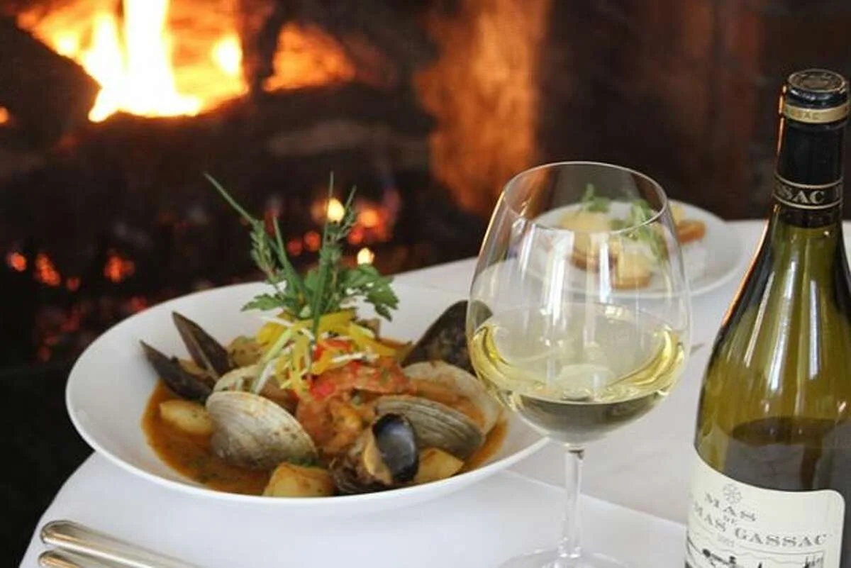 White Horse Country Pub - New Preston, Connecticut