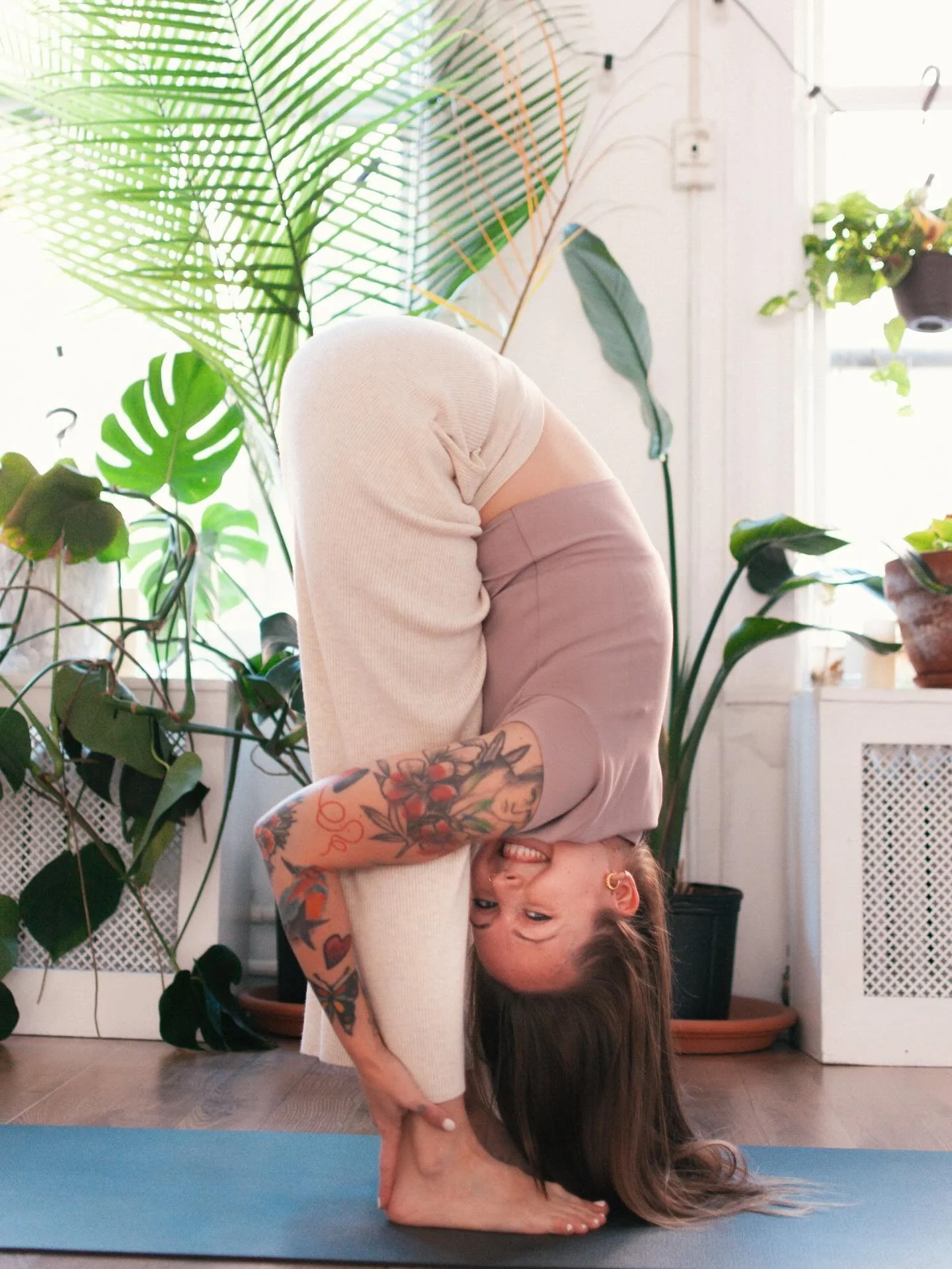 make sure to book your final flow with @olakulus.yoga and @mikaelasbrandon before the end of the year! it has been a great joy and honor to host yoga classes, and these next few weeks will be your last opportunity to practice yoga with us!

thurs 7pm